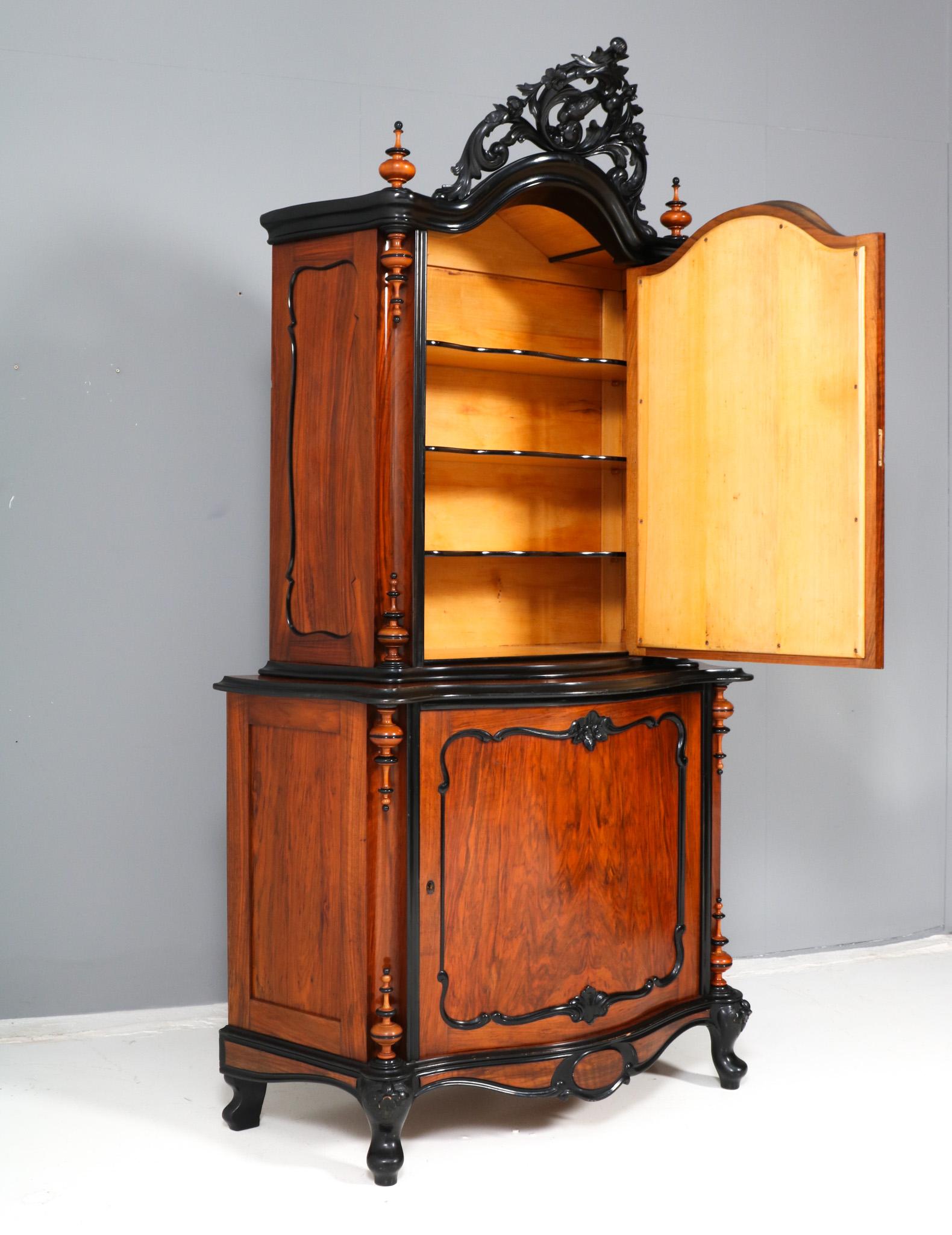 Walnut Victorian Willem III  Two-Piece Cabinet or Bonheur, 1870s For Sale 2