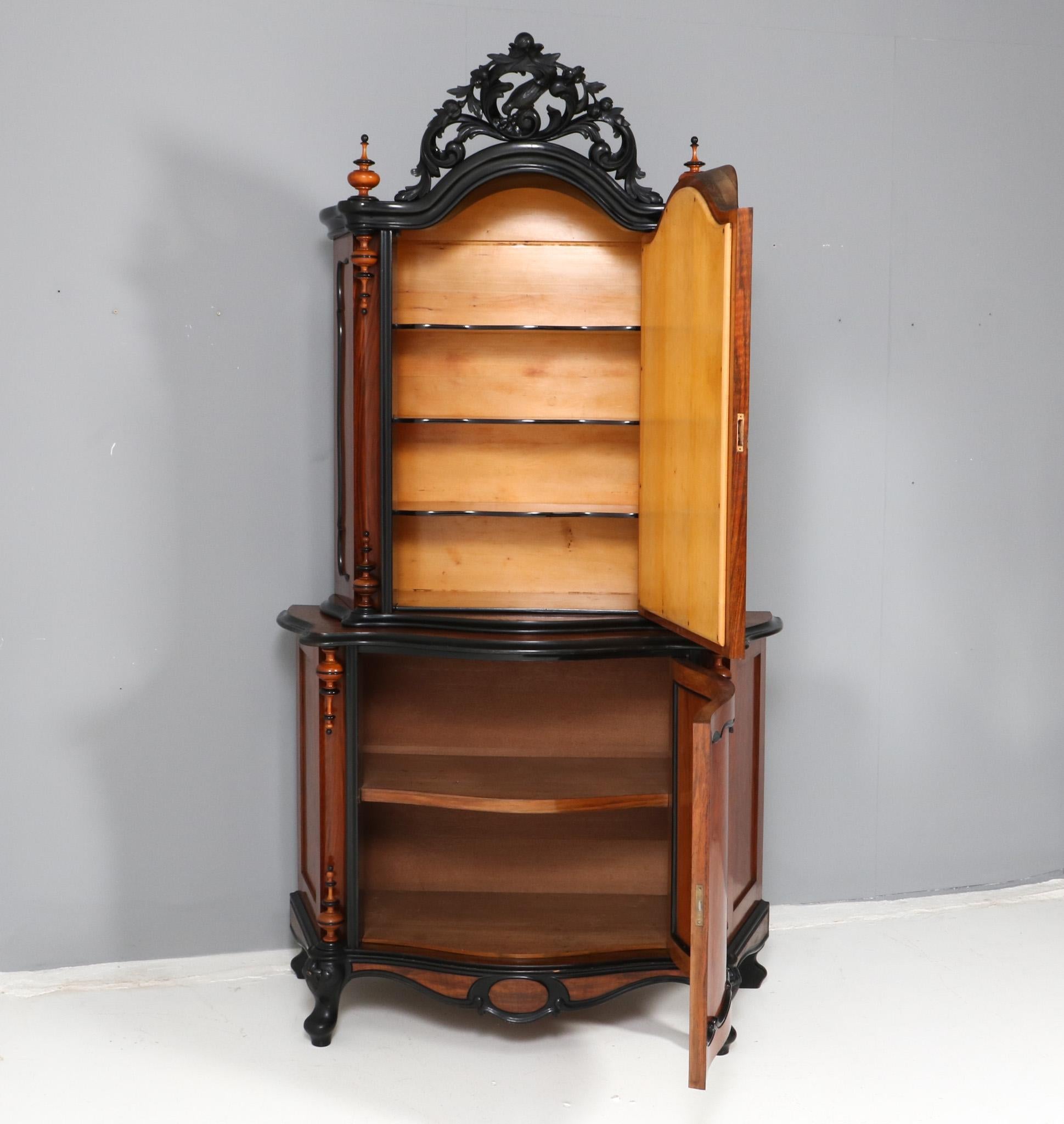 Walnut Victorian Willem III  Two-Piece Cabinet or Bonheur, 1870s For Sale 3