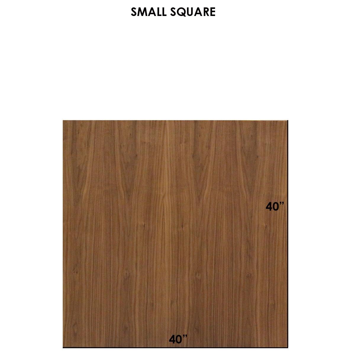 Una mesa fina, elegante y ligera que se puede personalizar con cualquier forma, tamaño y color que se desee. Este artículo artesanal combina a la perfección unas patas de horquilla industriales con una tapa de madera biselada. La belleza irregular