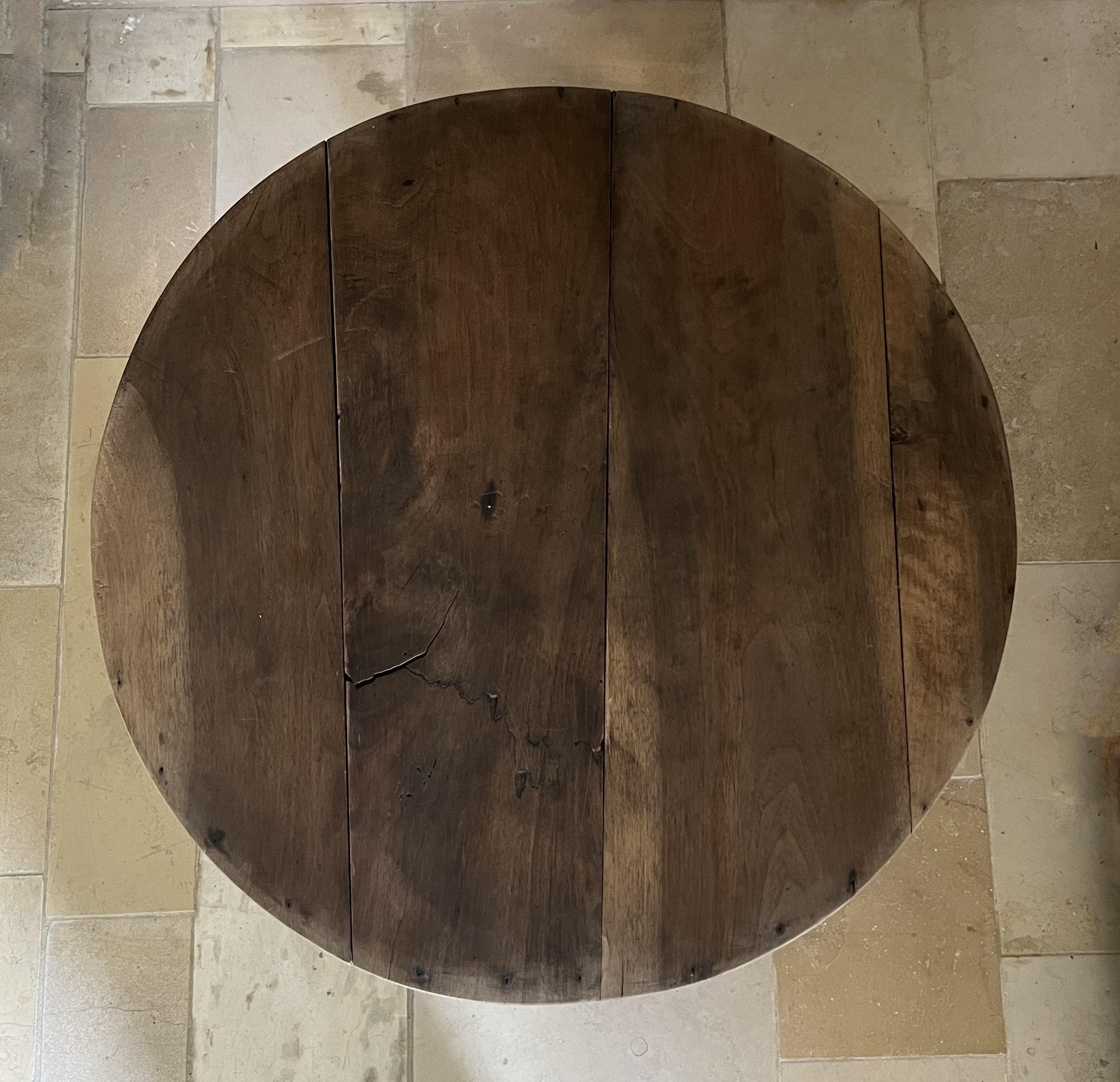 Fait main The Pedestal de table à vin en noyer en vente