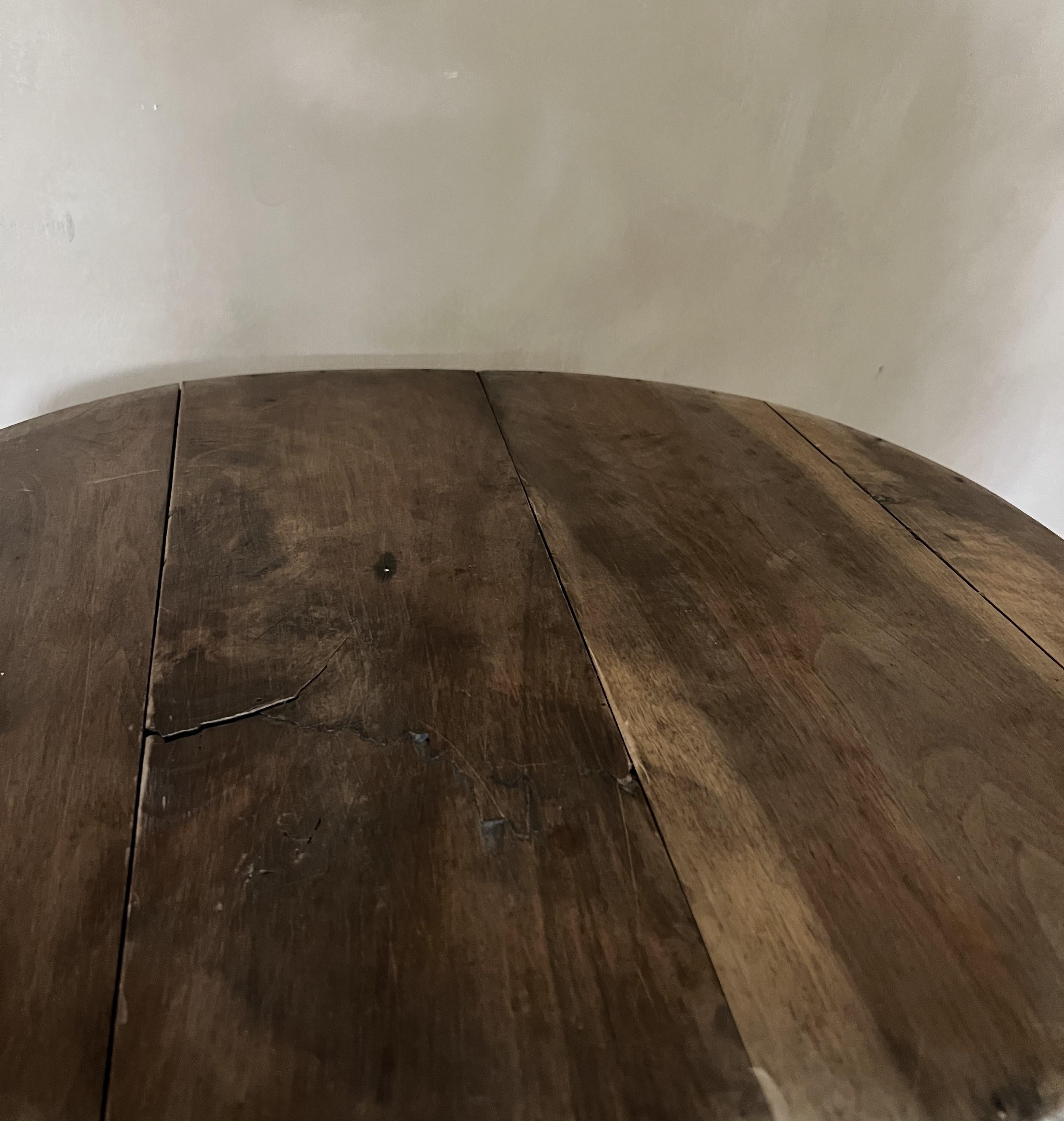 XIXe siècle The Pedestal de table à vin en noyer en vente