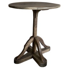 The Pedestal de table à vin en noyer