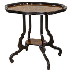 Tavolo da tè ovale in legno di noce e impiallacciato CIRCA 1870