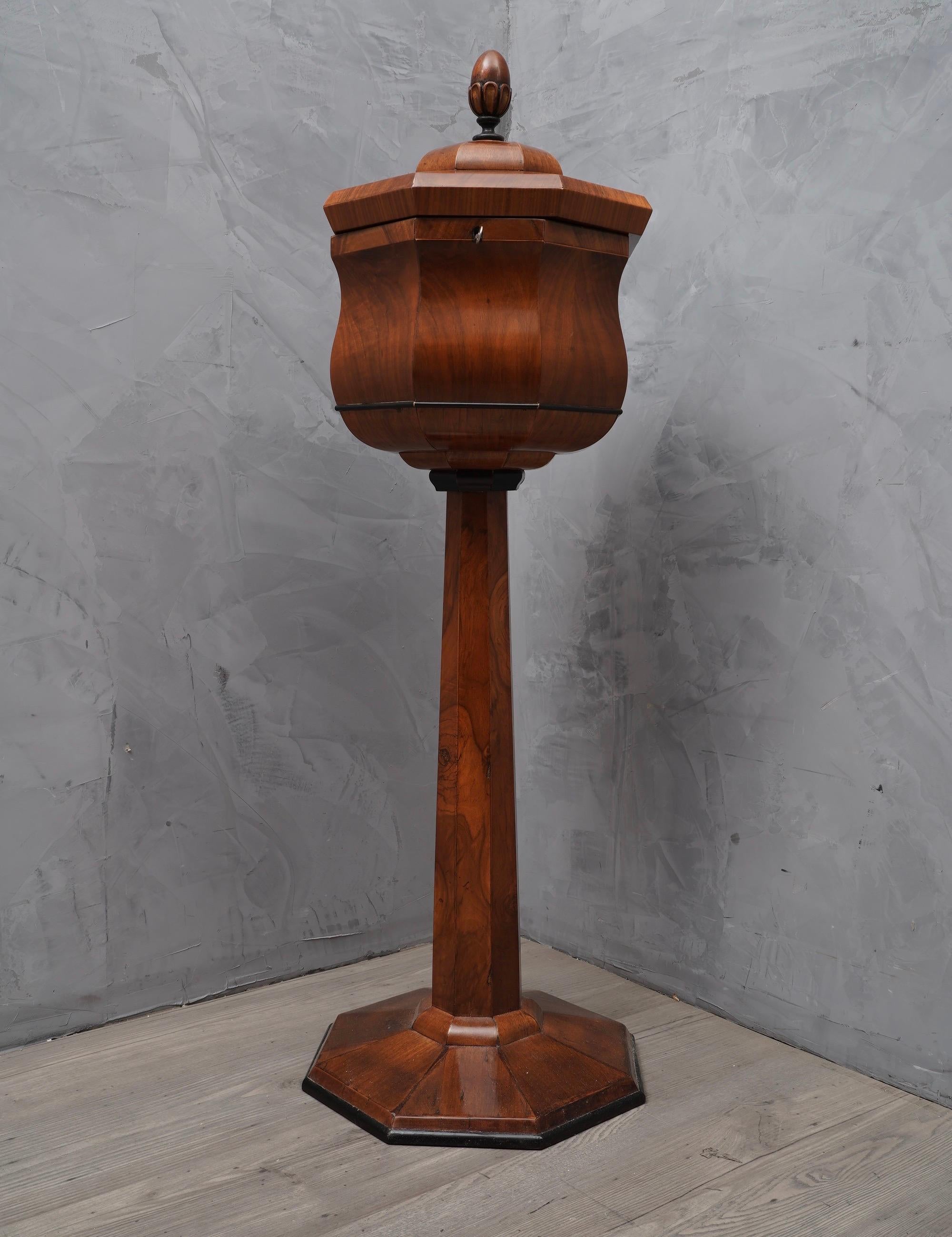 Walnut Wood Austrian Sewing Side Table, 1850 For Sale 2