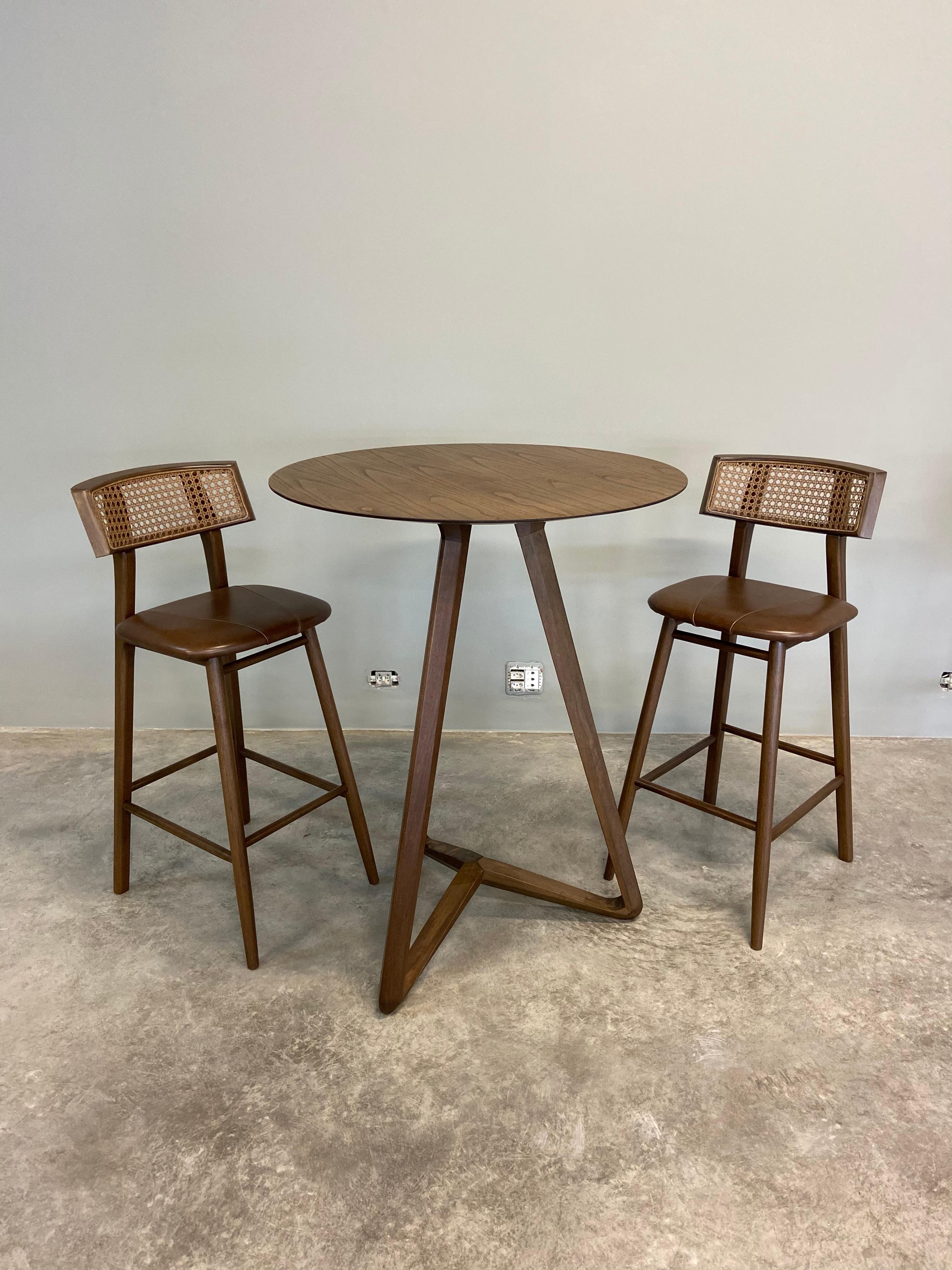 Stool Boss, Walnut Wood Brown Leather In New Condition For Sale In Miami, FL