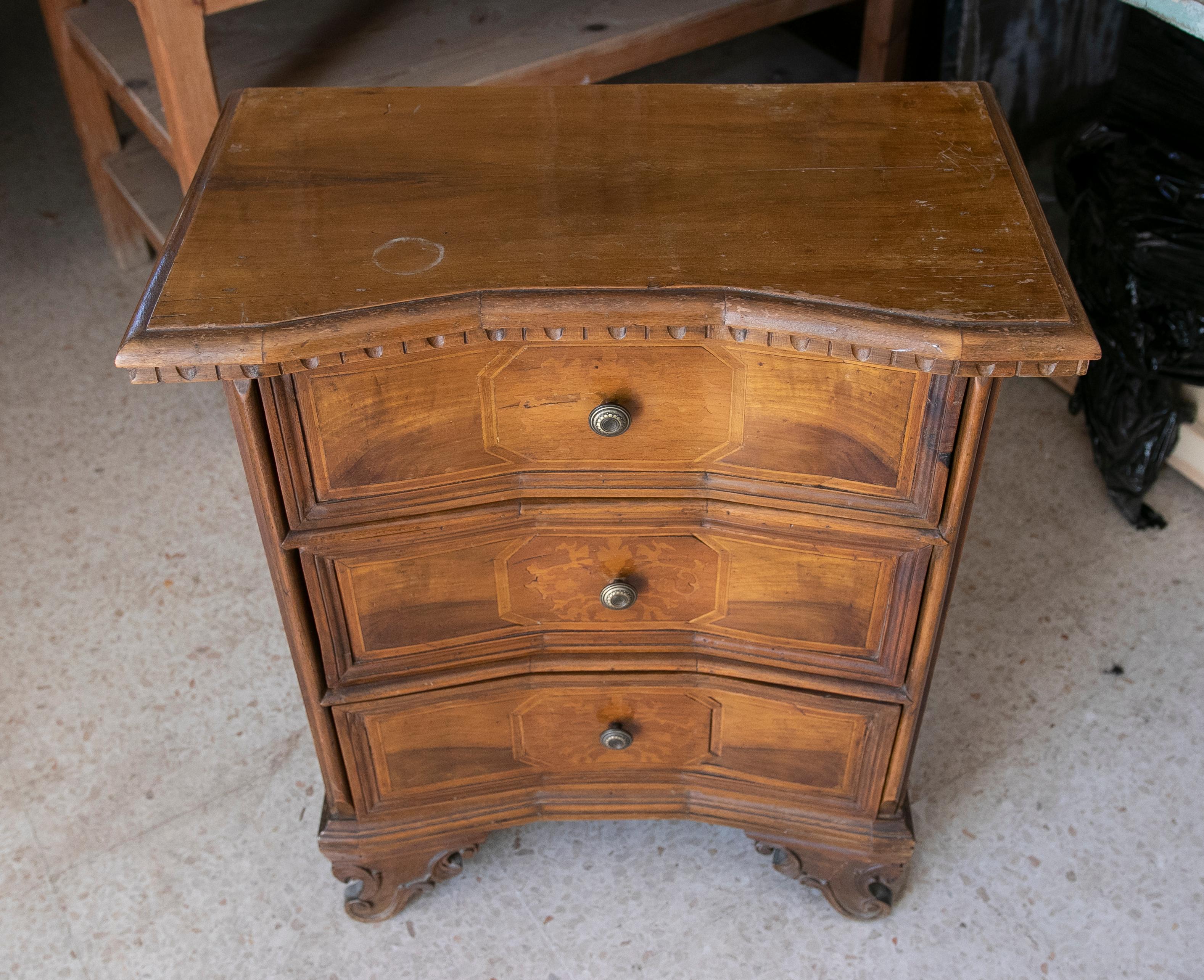 Walnut Wood Chest with Inlays and Three Drawers For Sale 9