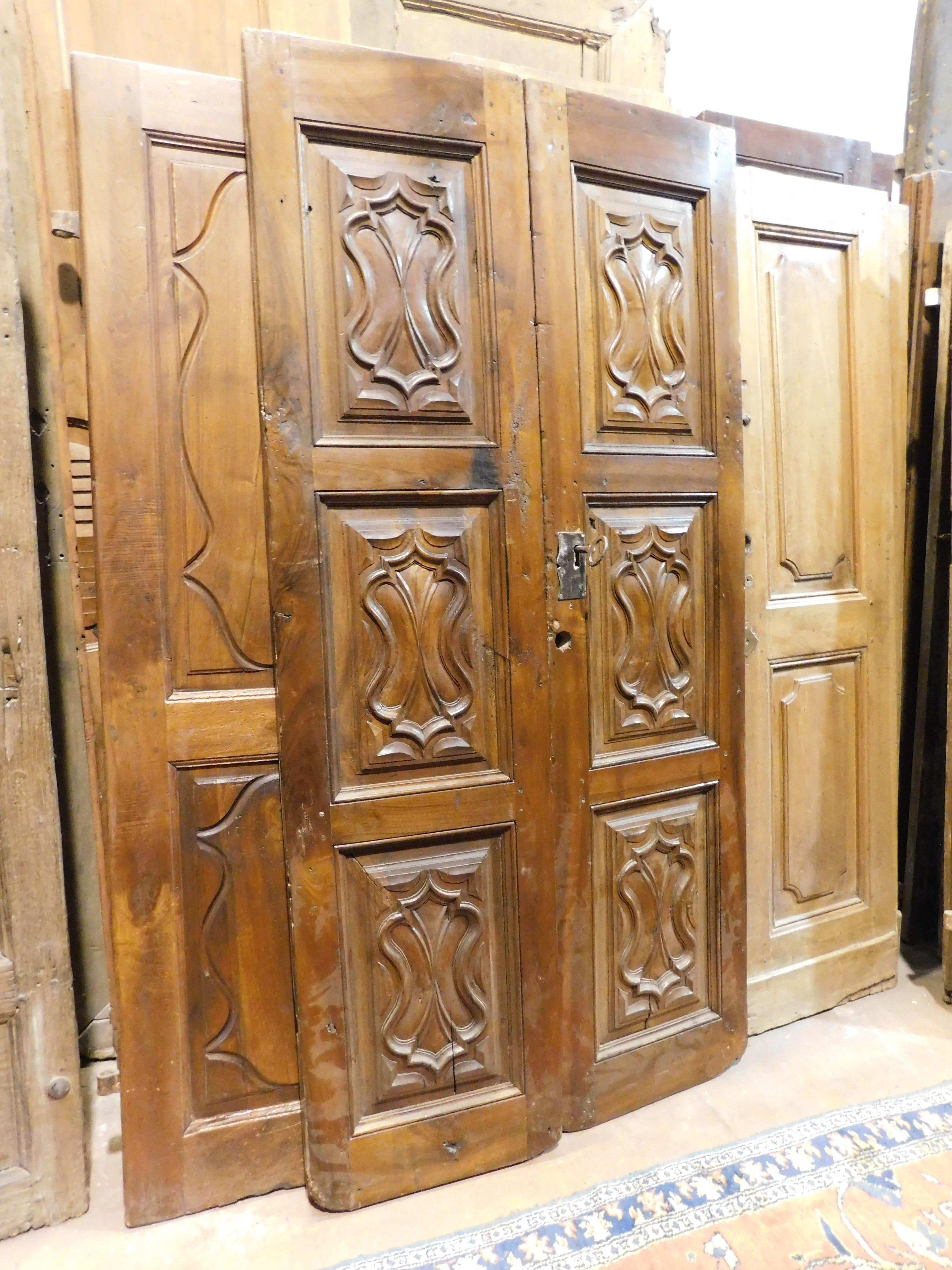 Walnut wood entrance door, carved, double wing, Italy For Sale 1