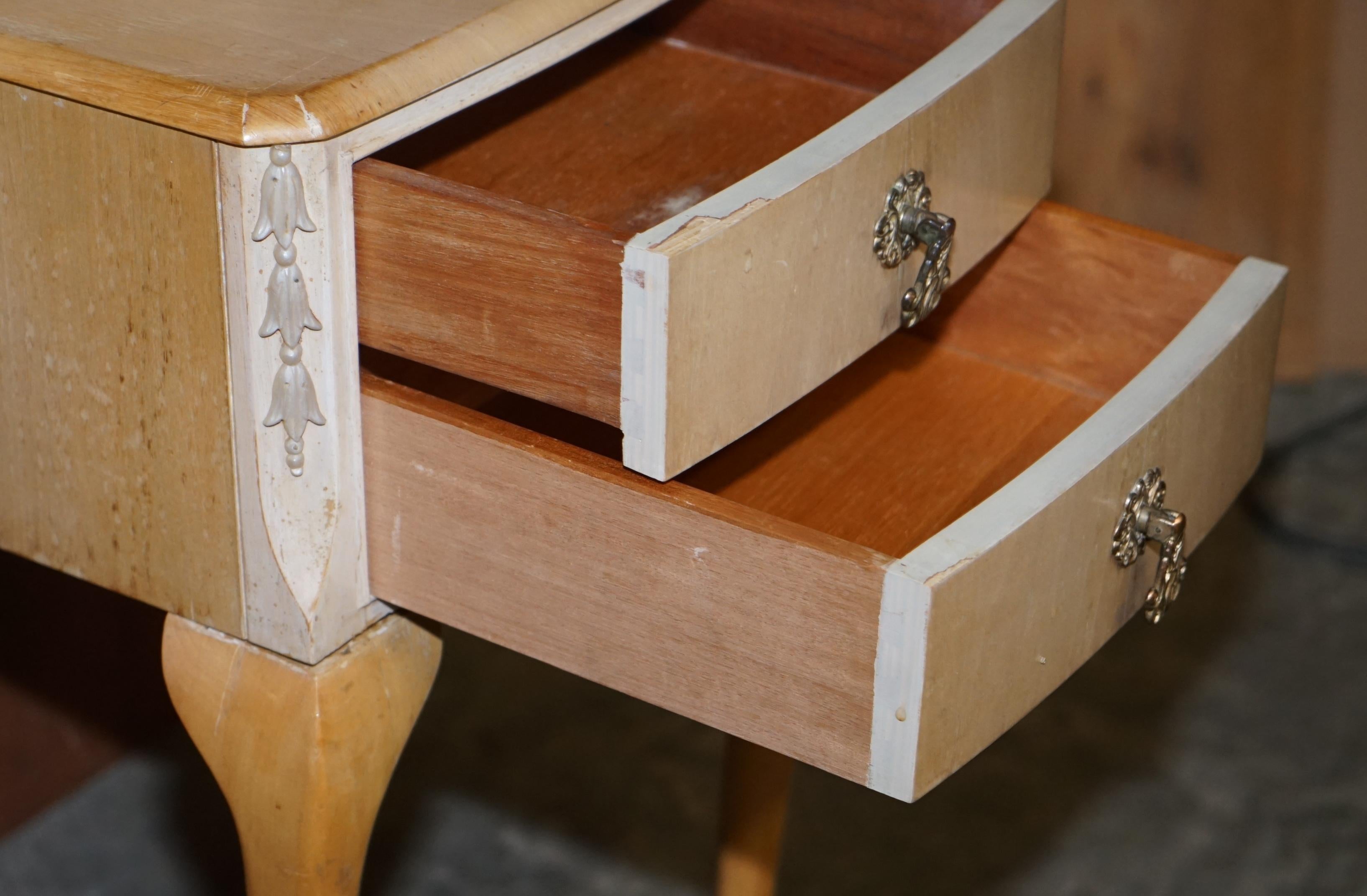 Walnut Works circa 1940s Light Walnut Headboard Bedside Tables Part Large Suite For Sale 10