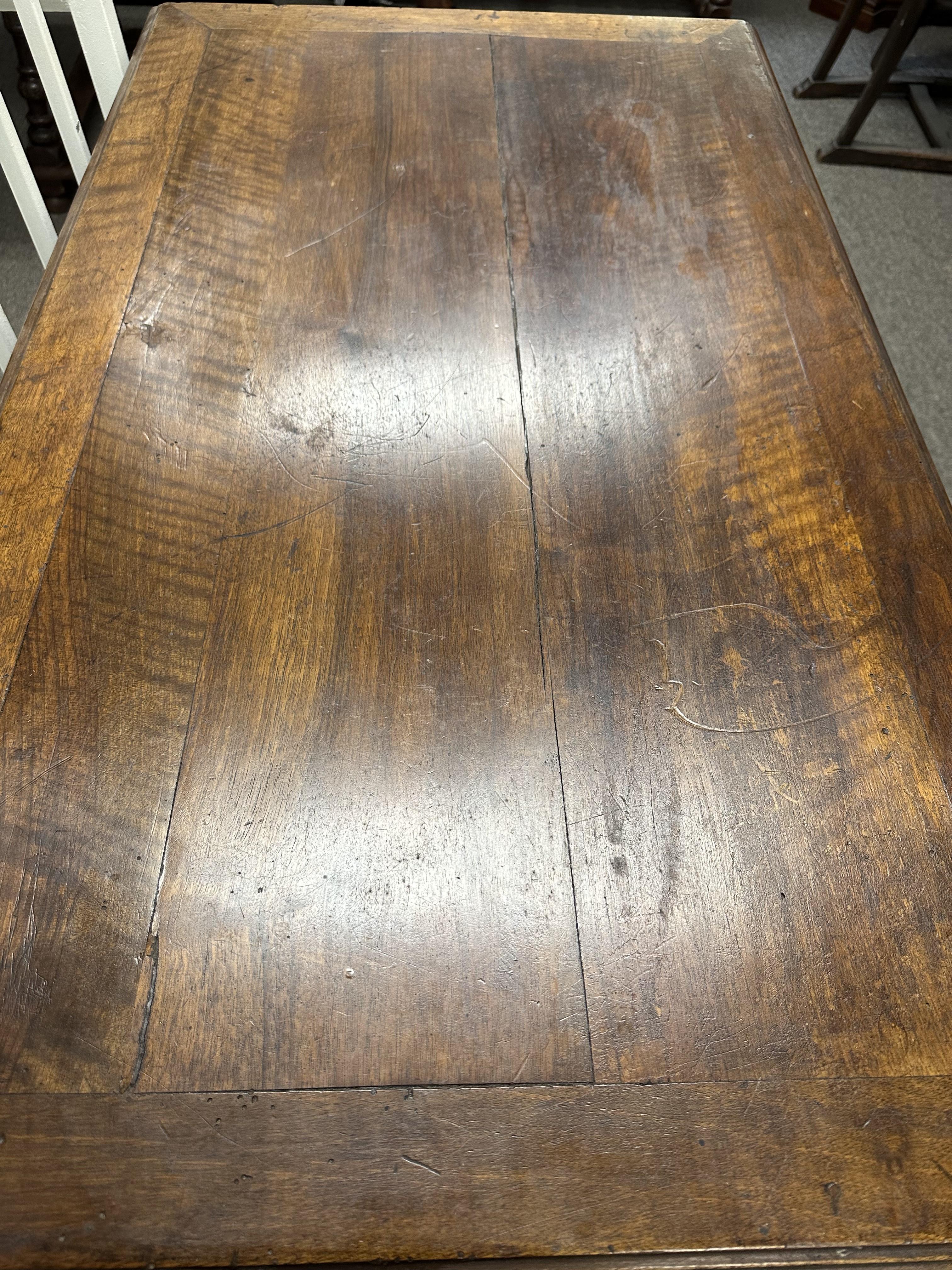 Walnut writing table - Circa 1840 For Sale 1
