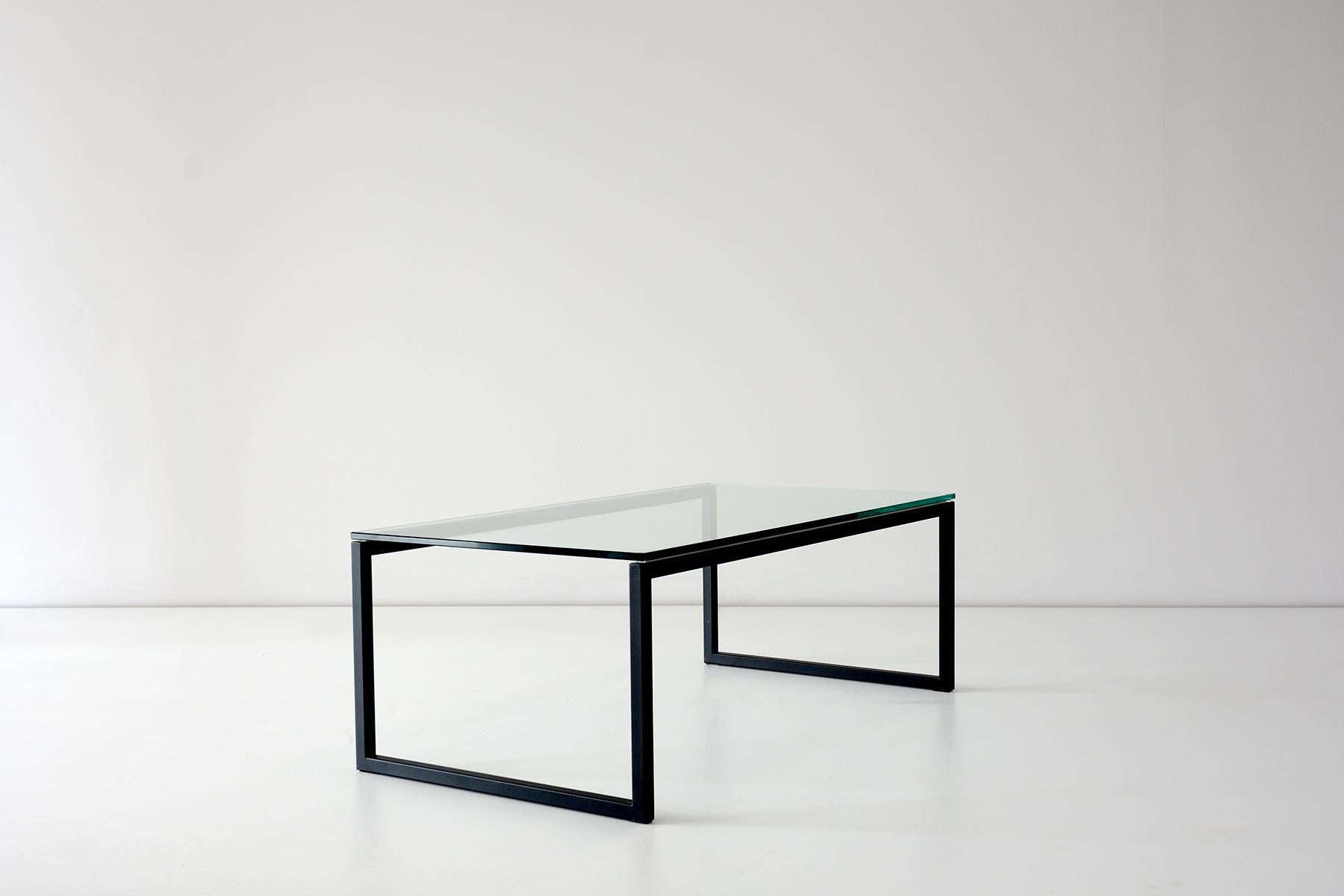 Huilé Table basse York en noyer par Hollis & Morris en vente