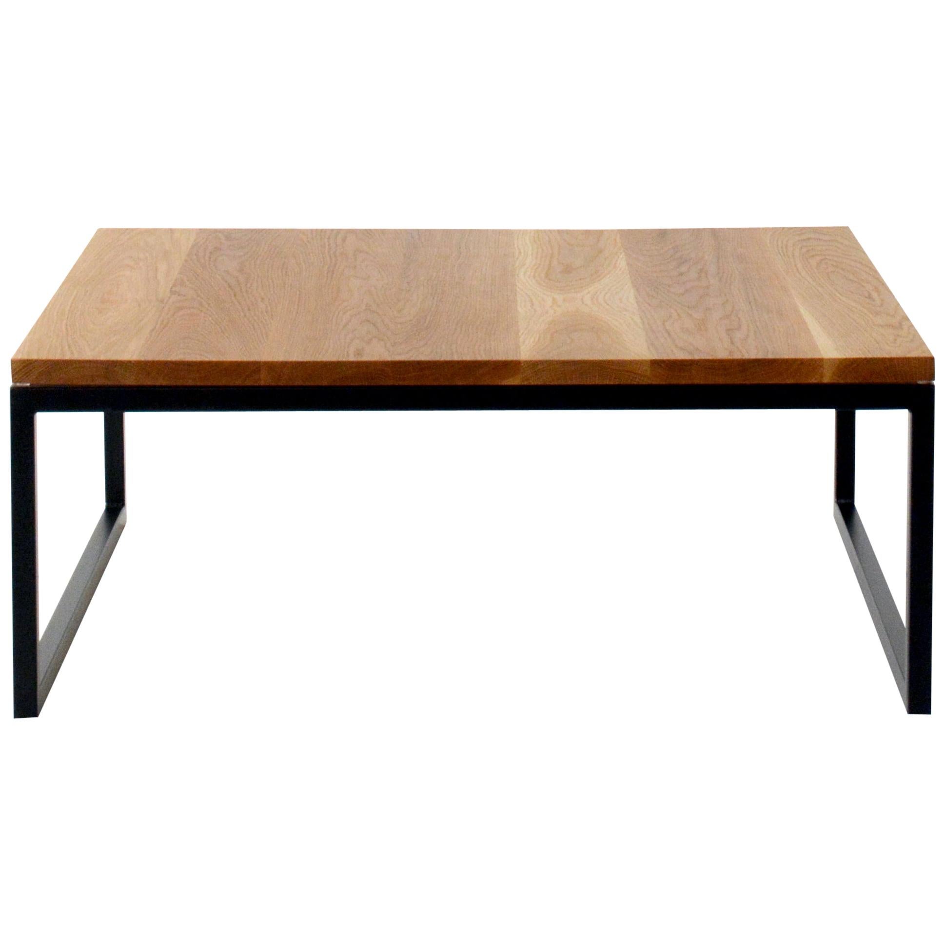 Table basse York en noyer par Hollis & Morris en vente