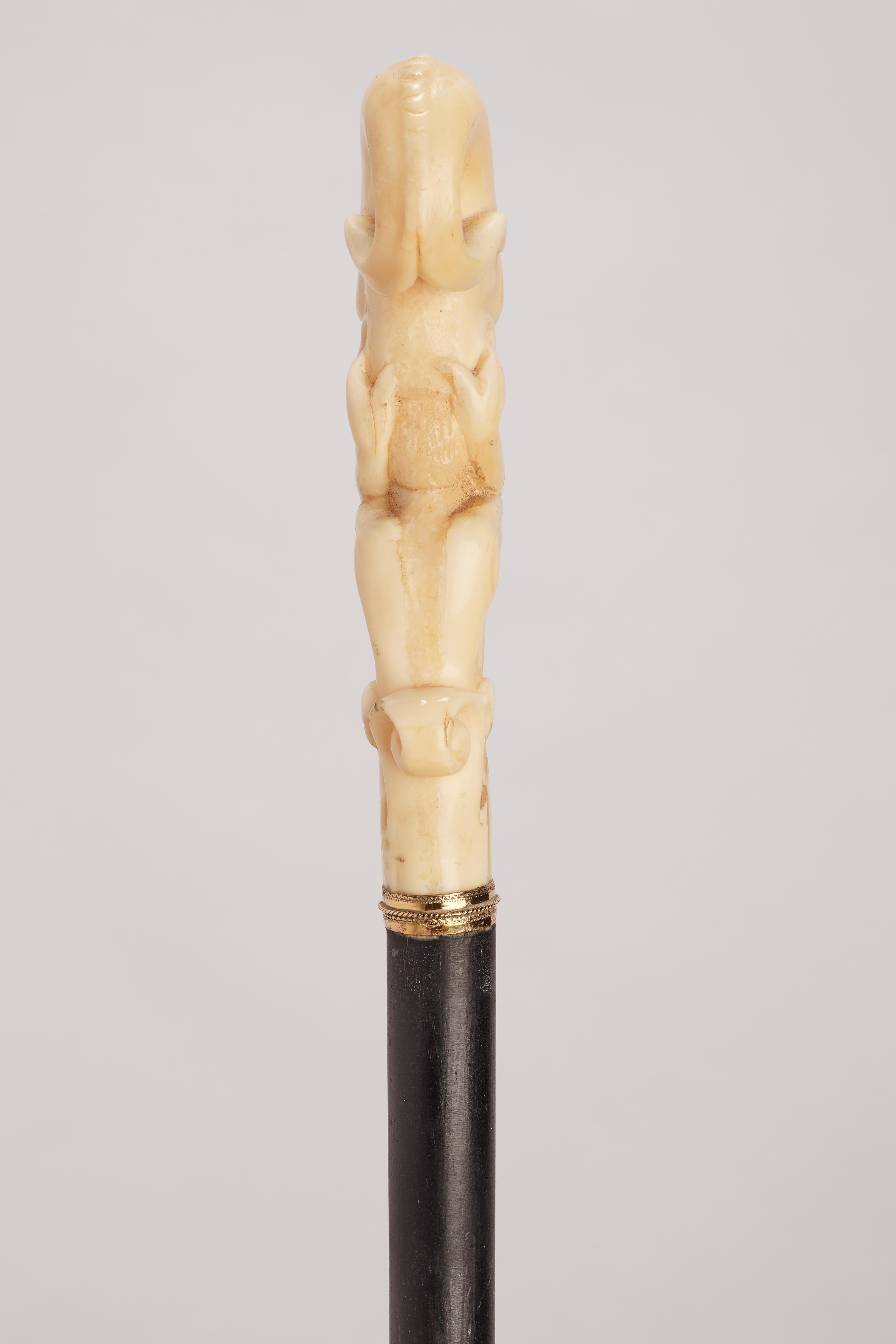 Bastón con mango de marfil de morsa que representa a Jonás y la ballena, Alemania 1860. en venta 1