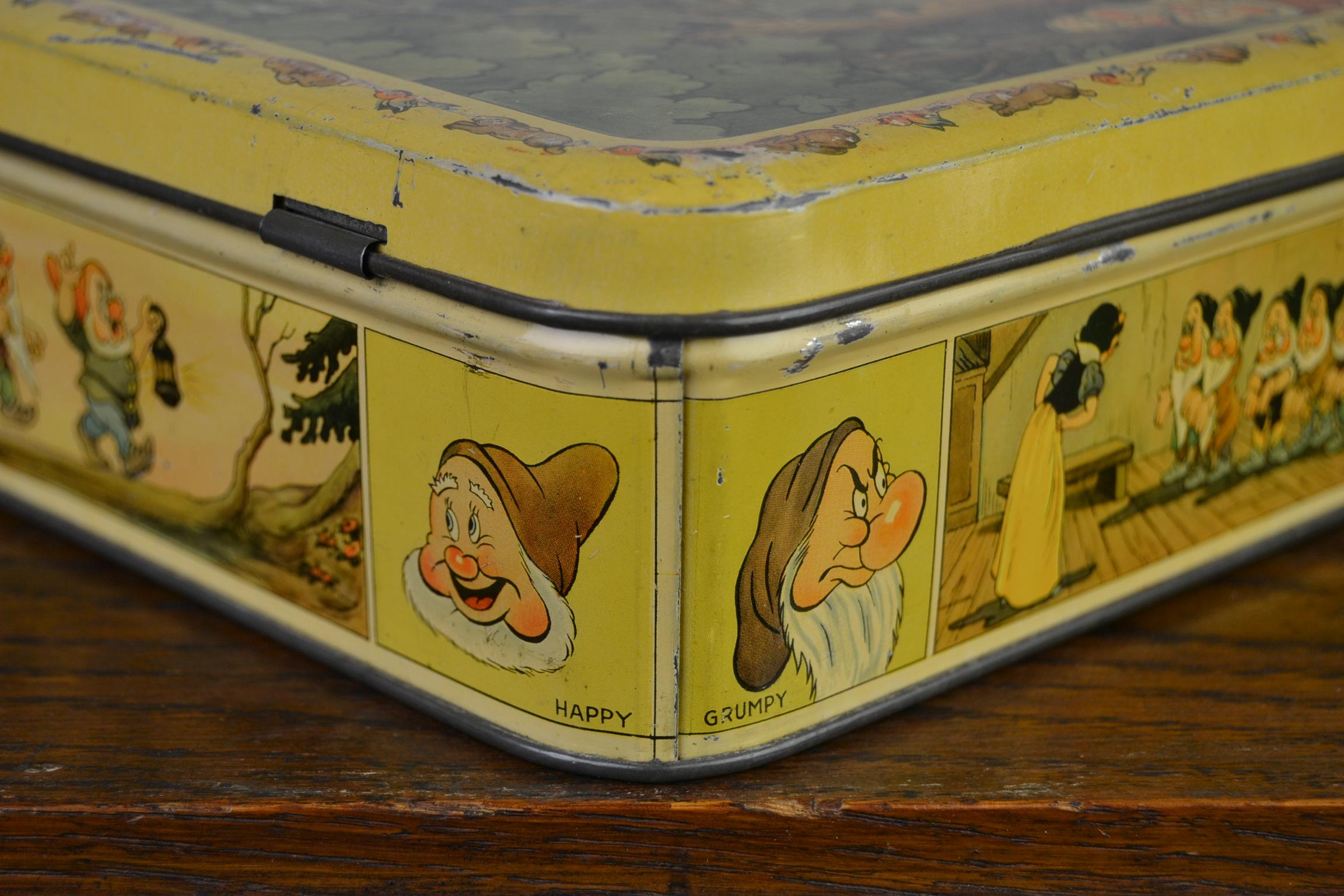 Walt Disney Biscuit Tin, Snow White and the Seven Dwarfs, Late 1930s, Belgium 5