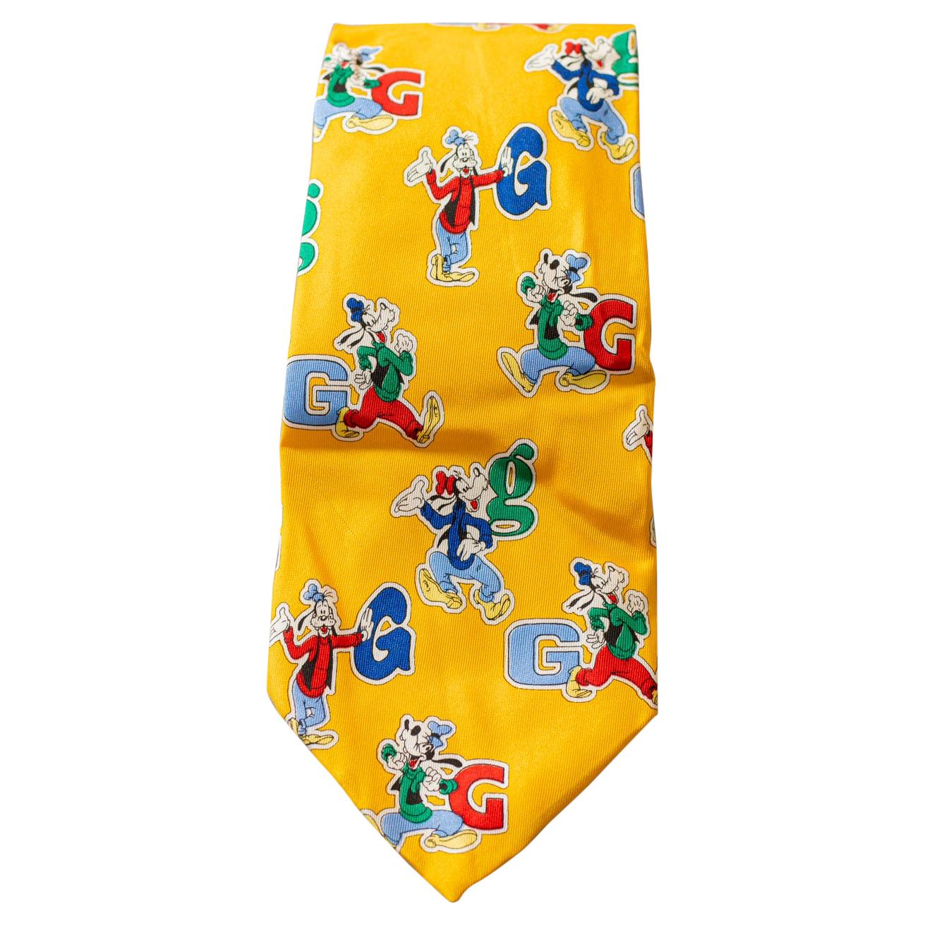 Walt Disney Iside vintage 100 % silk yellow tie with Pluto  For Sale