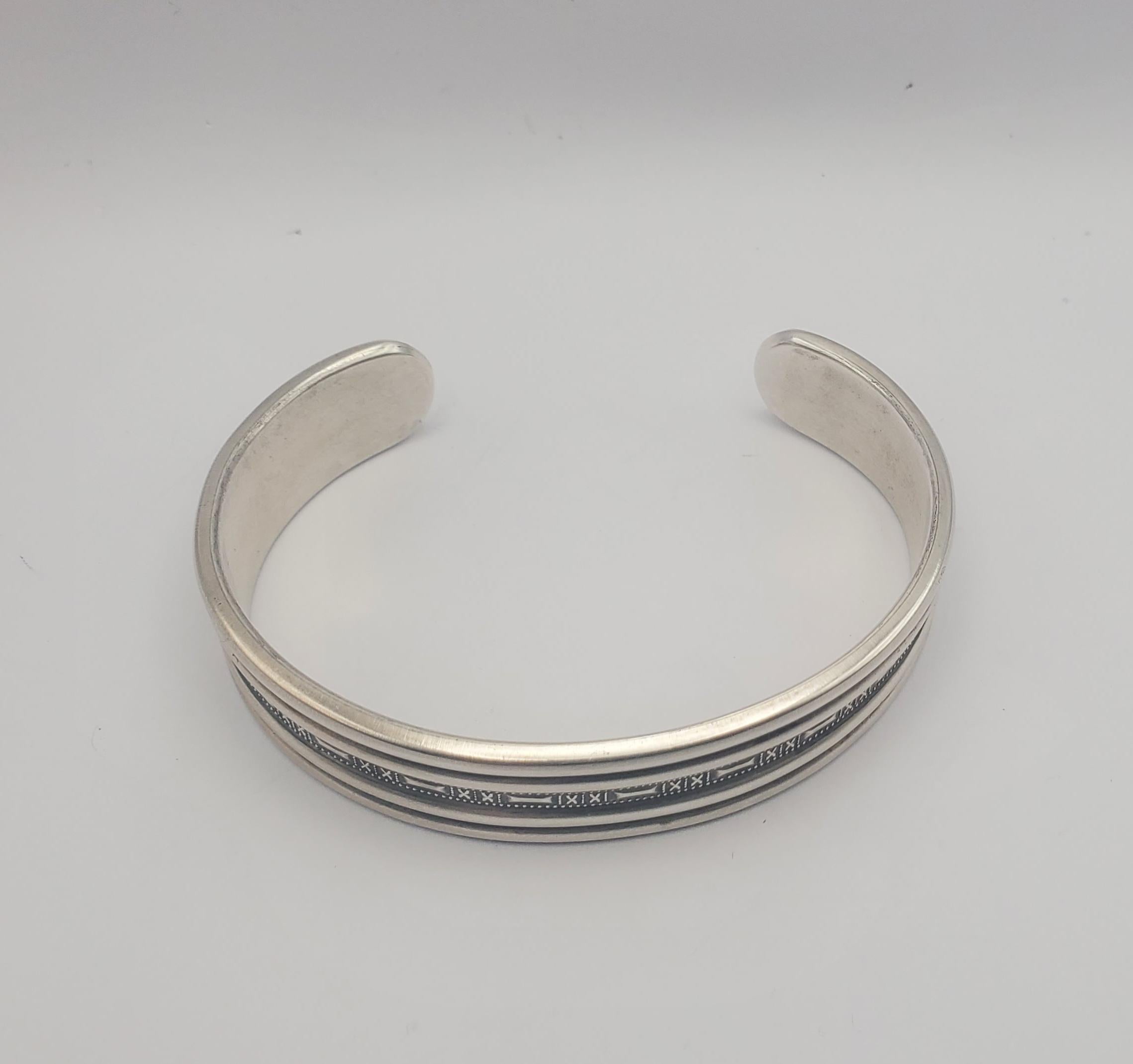 Walt Doran Signed Native American Heavy Sterling Silver Stamped Cuff Bracelet In Good Condition In Pittsburgh, PA