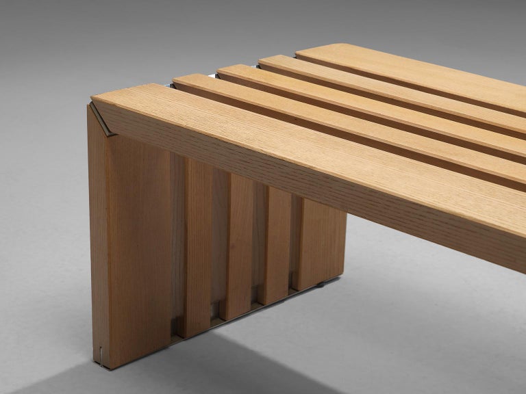 Walter Antonis for 't Spectrum, stool, in ash and metal, the Netherlands, circa 1974.

Slat stool in white-wash ahs with metal elements from the Passe-Partout series designed bu Walter Antonis for 't Spectrum. This small bench has a modest design.