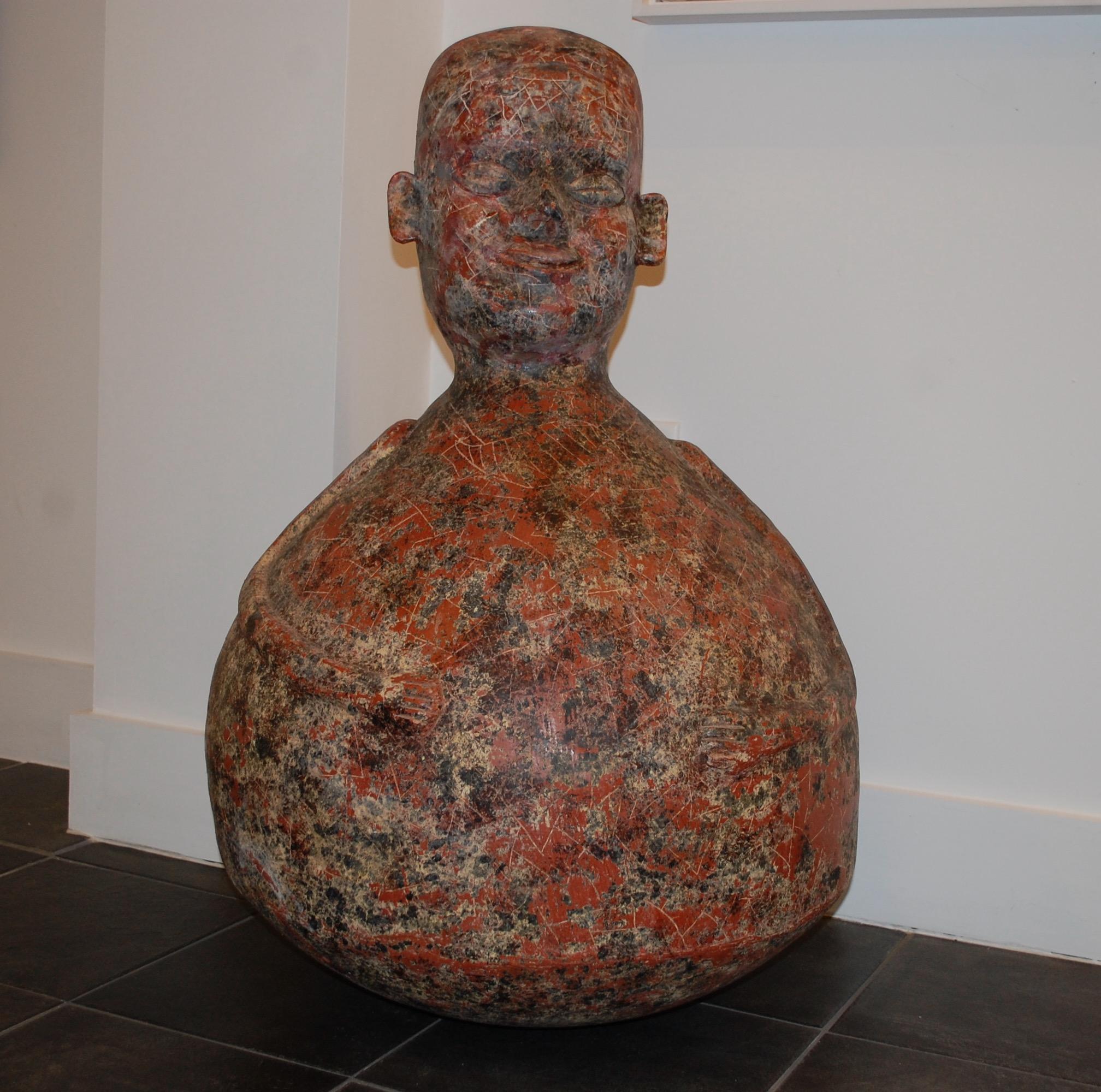  Sculpture de l'homme heureux en terre cuite - Marron Figurative Sculpture par Walter Bastianetto