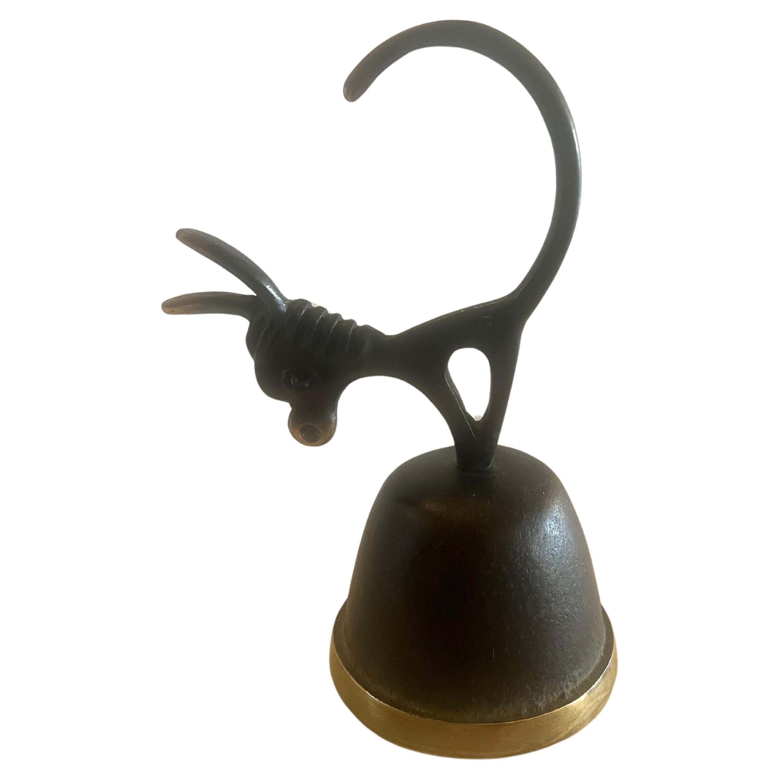 Cloche à dîner en forme d'âne Walter Bosse, années 1950 Bon état - En vente à San Diego, CA