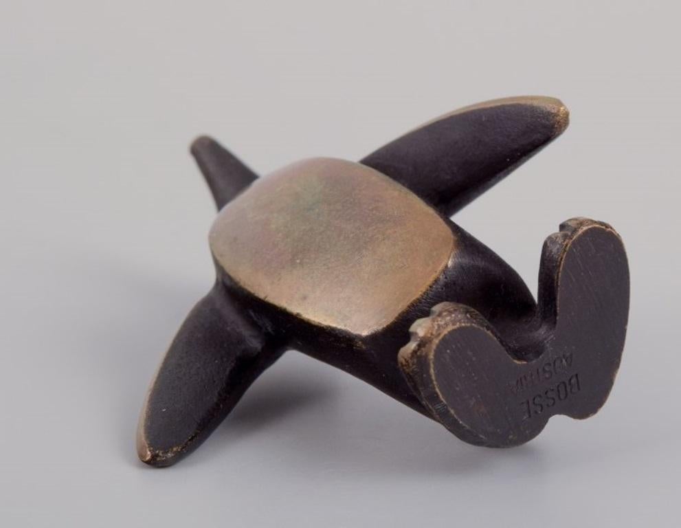 Walter Bosse, Österreich. Miniatur. Standender Penguin aus Bronze. 1930er/1940er Jahre.  im Angebot 1