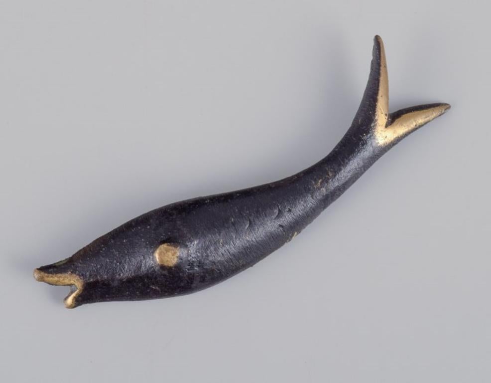 Walter Bosse (1904-1979), Austria.
Tre miniature in bronzo. Elefante, scoiattolo e balena.
Anni '30/'40.
In ottime condizioni con una bella patina.
Dimensioni della balena: L 6,0 cm.