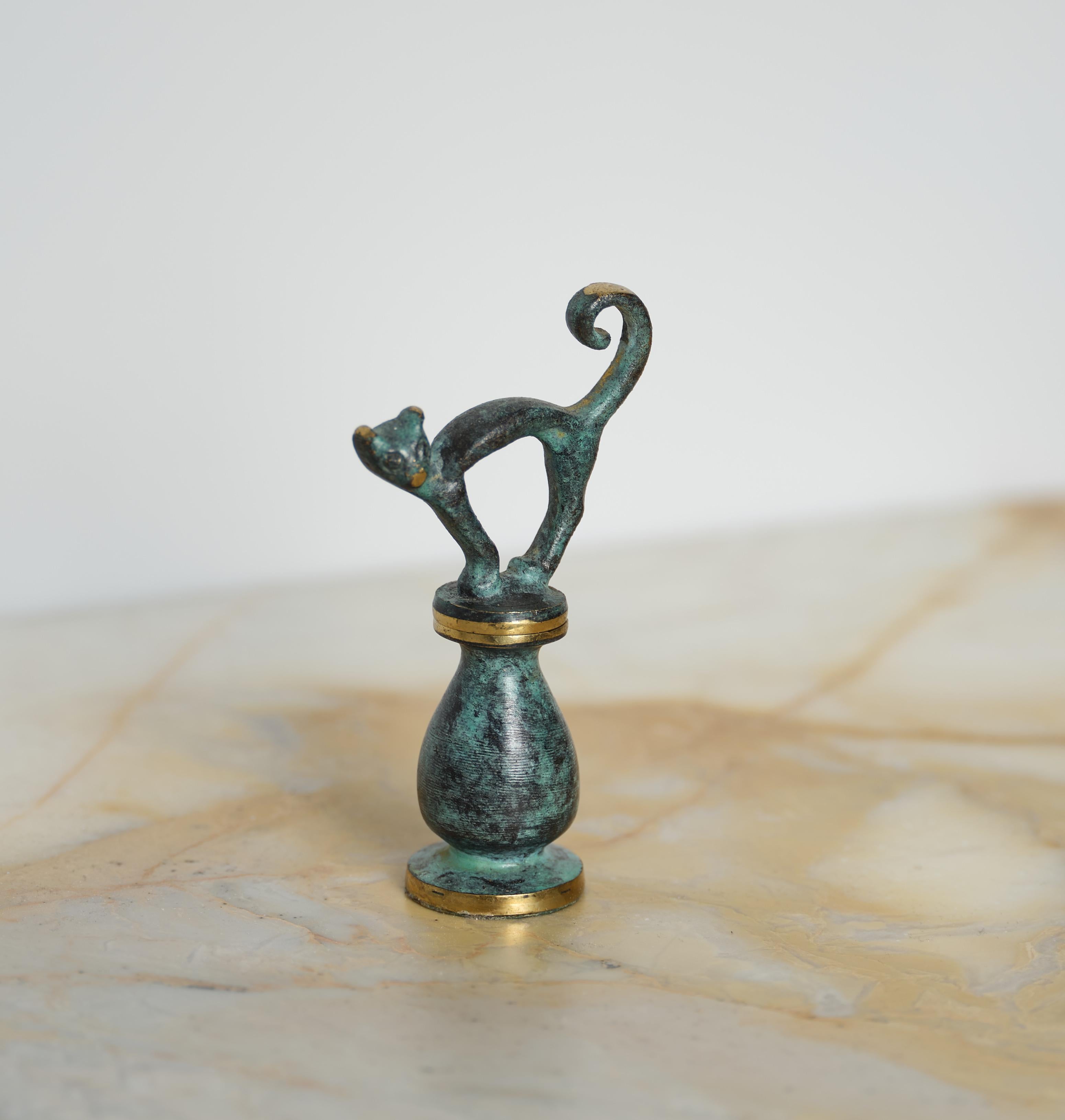 Walter Bosse Brass Cat Corkscrew – Mid-Century Austrian Design In Good Condition For Sale In Rome, IT