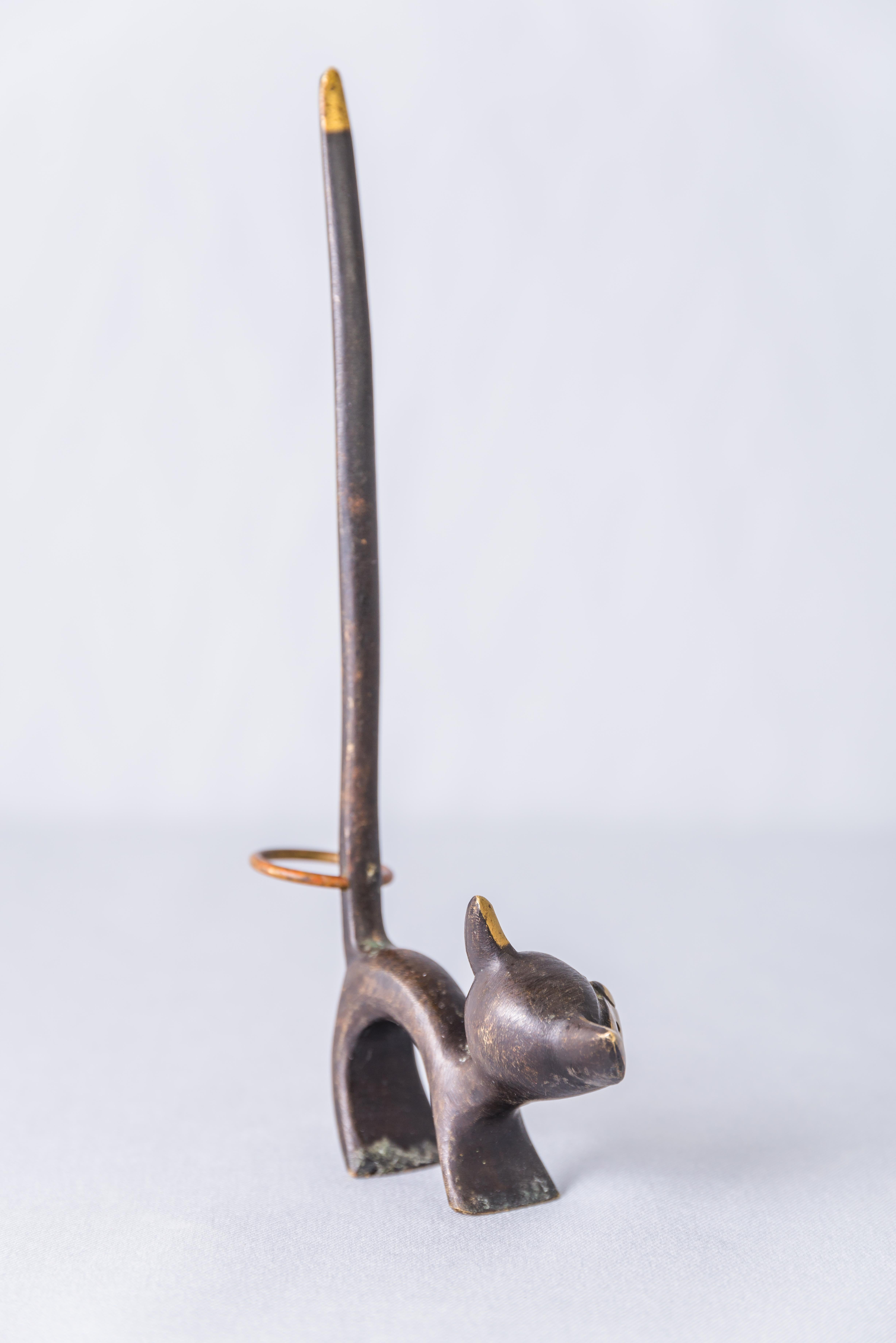 Walter Bosse - Porte-pendentif en laiton avec figurine de chat, porte-anneau en vente 3