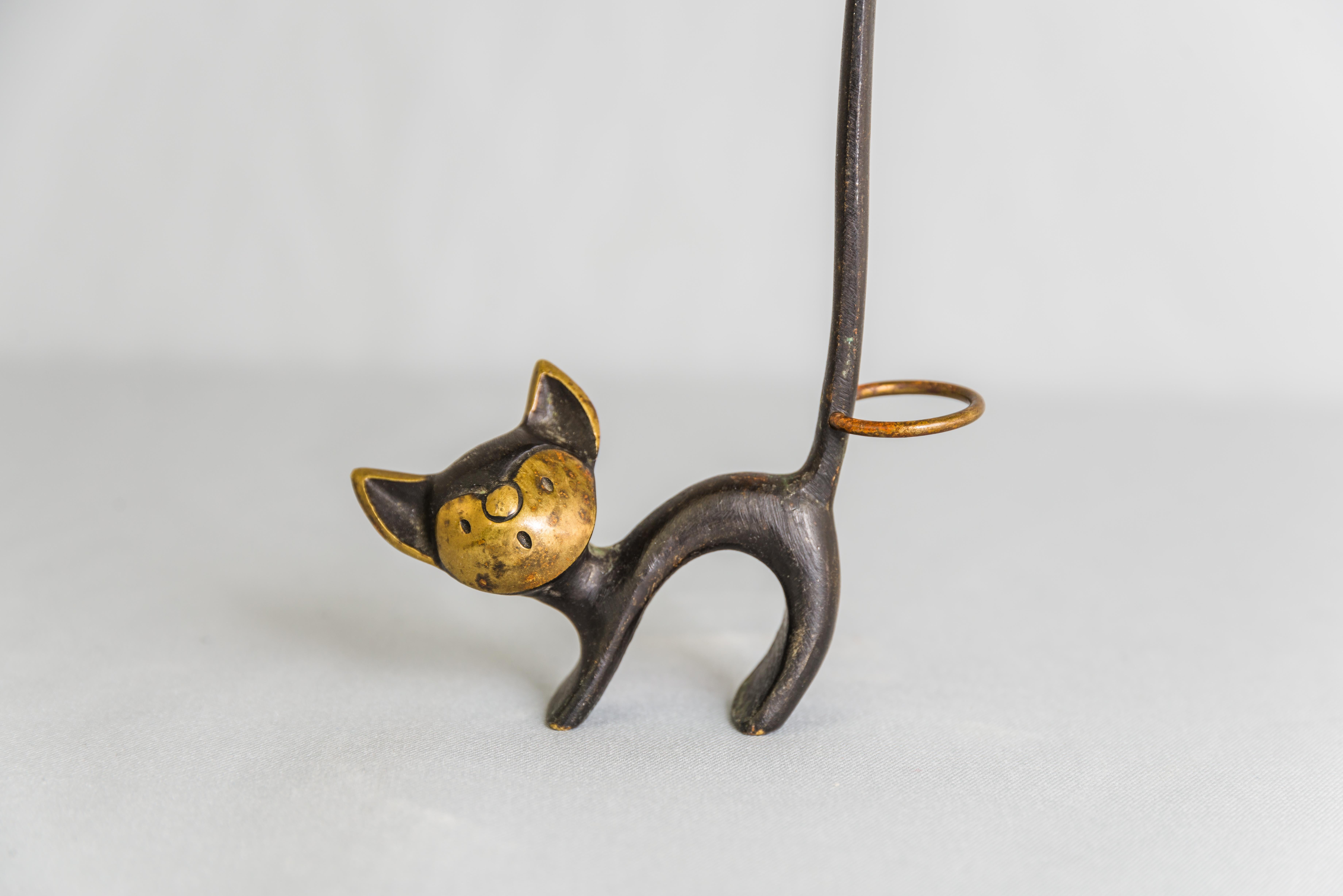 Mid-Century Modern Walter Bosse - Porte-pendentif en laiton avec figurine de chat, porte-anneau en vente