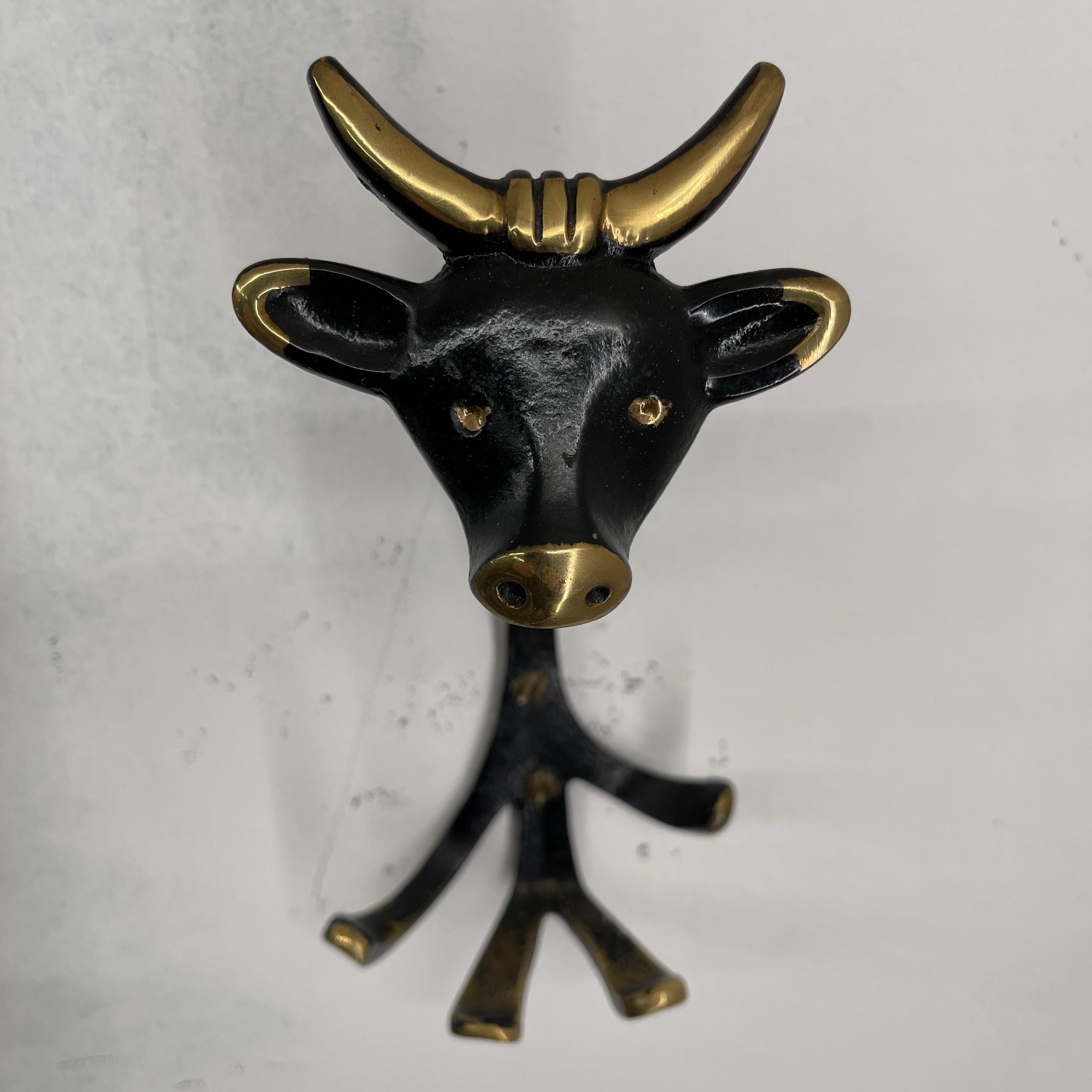 Walter Bosse Brass Wall Hooks Model 'Zoo', 6 Pieces Available, Austria 1950s In Good Condition For Sale In Vienna, AT