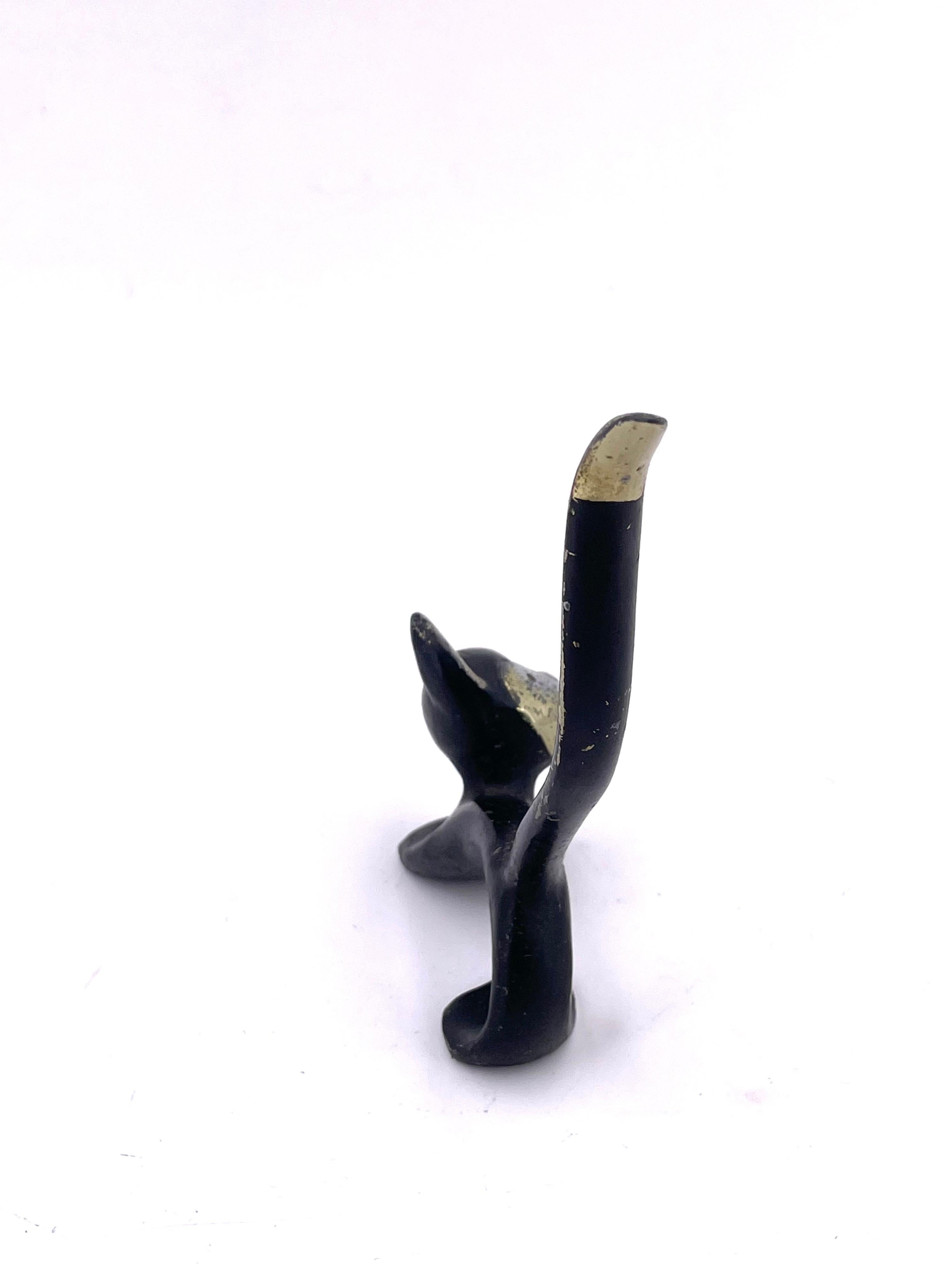 ring holder animal