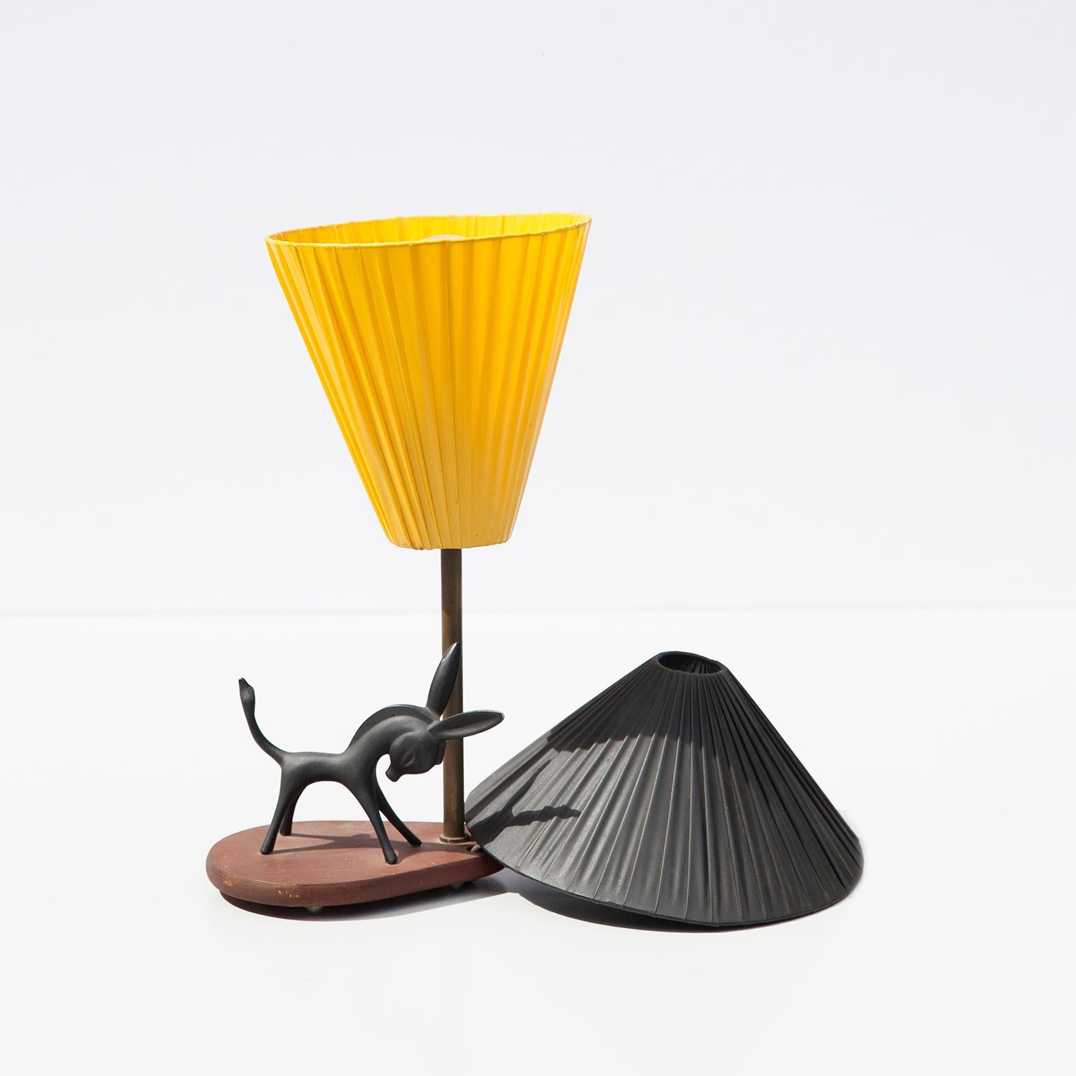 Milieu du XXe siècle Walter Bosse lampe de bureau en forme de âne, années 1950 en vente