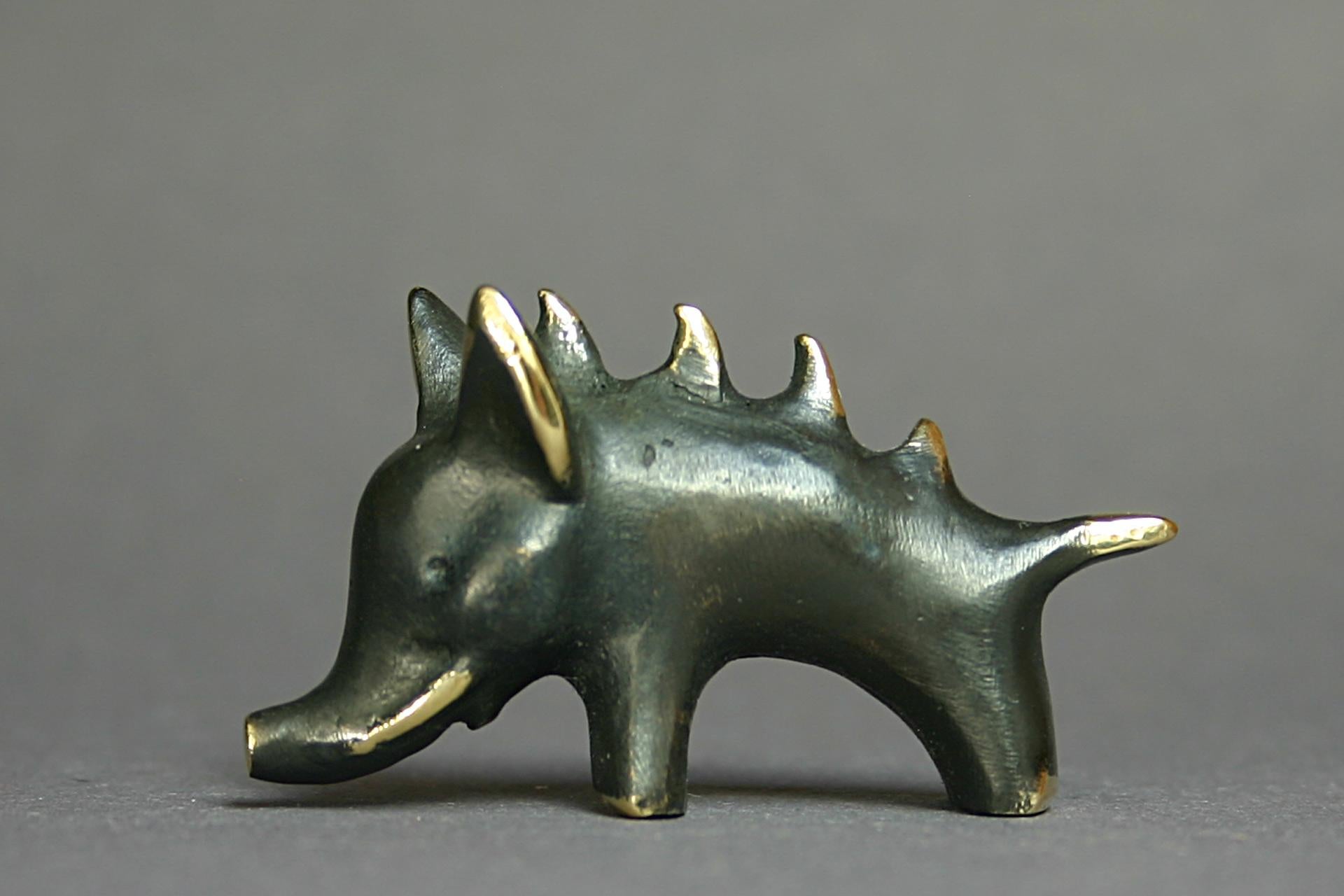Boar. New production made in Austria. The figurine is special in its own way and requires 14 work steps. It is a 