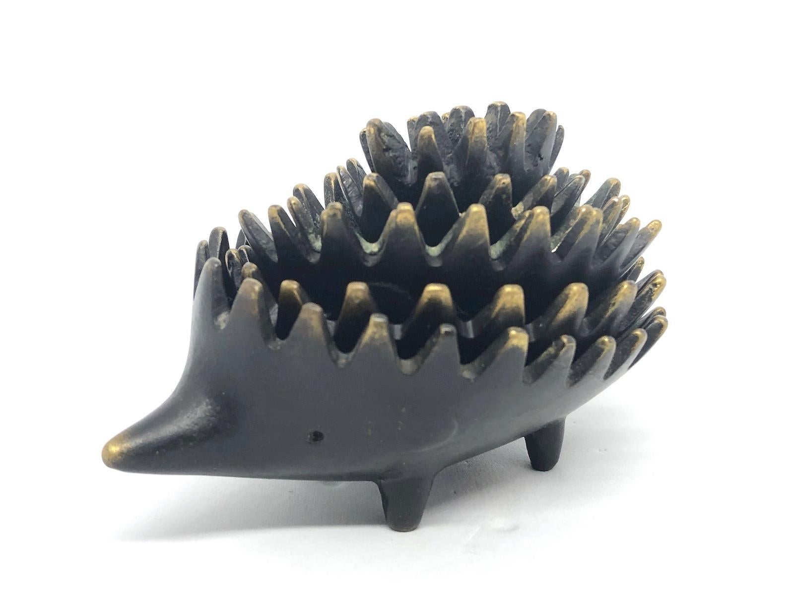 A midcentury brass stackable hedgehog set of six ashtrays. A design by Walter Bosse, executed by Hertha Baller Austria in the 1950s. Made of black finished brass. In very good condition. Measurement of the largest hedgehog is approximately 2