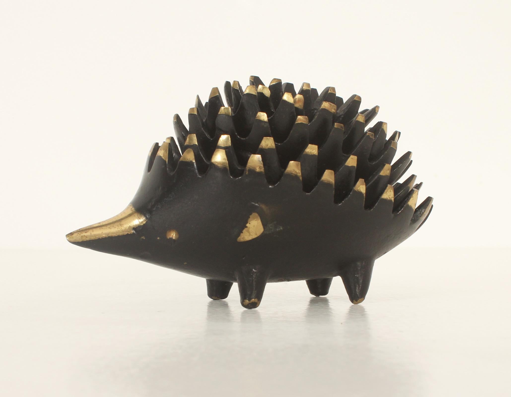 Mid-Century Modern Walter Bosse Hedgehog Stackable Ashtray Set for Bertha Baller, 1955 For Sale