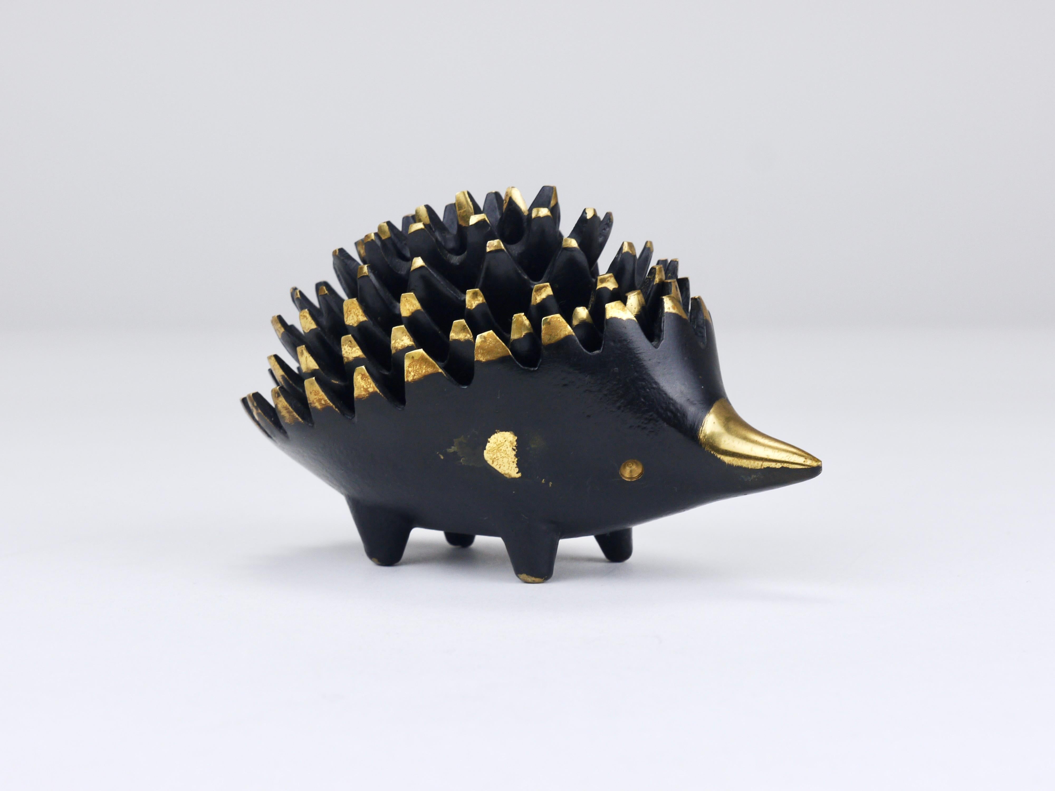 Mid-Century moderno Posacenere impilabile in ottone Walter Bosse Hedgehog, Herta Baller, Austria, anni '50 in vendita