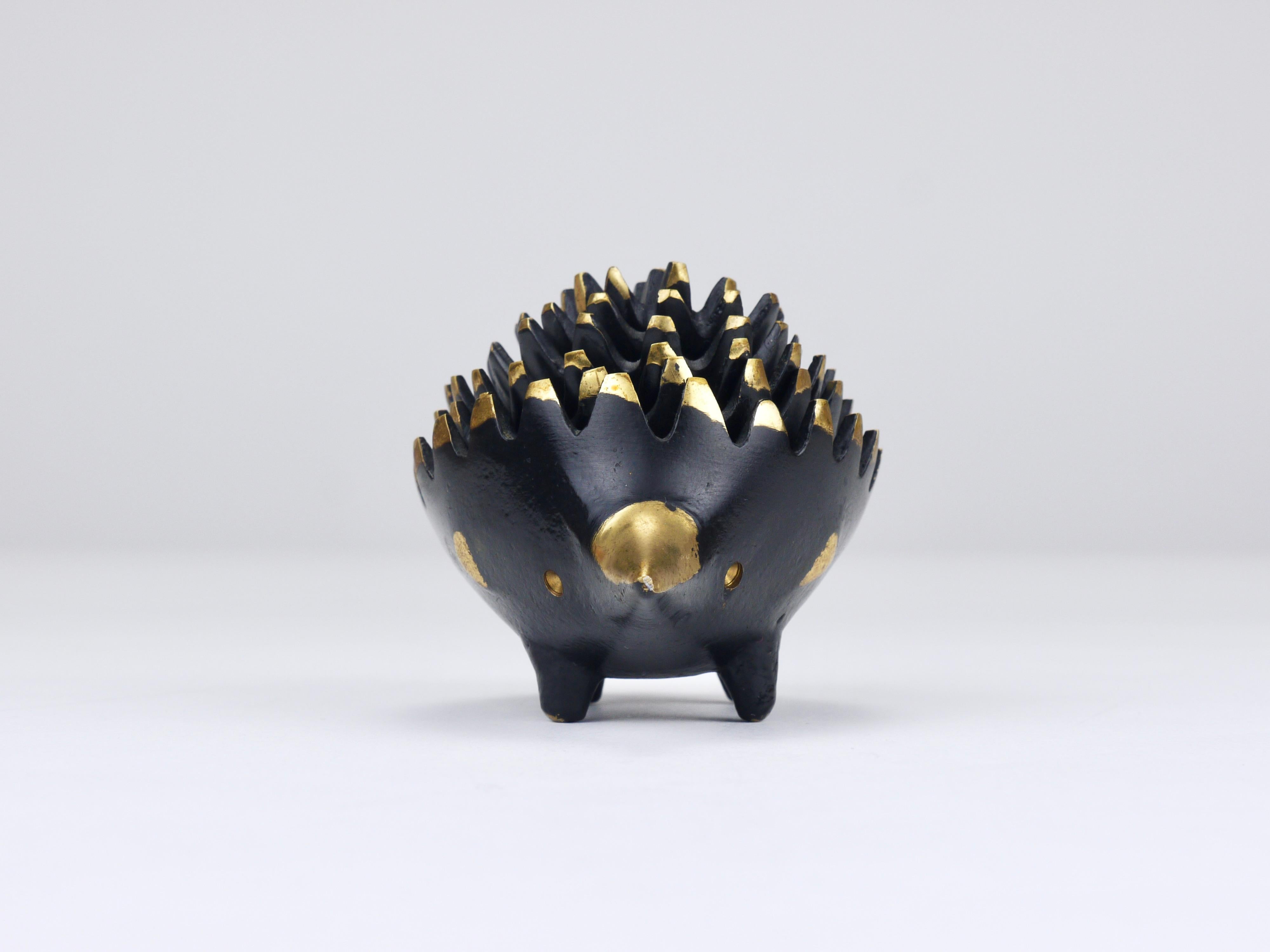 Austriaco Posacenere impilabile in ottone Walter Bosse Hedgehog, Herta Baller, Austria, anni '50 in vendita