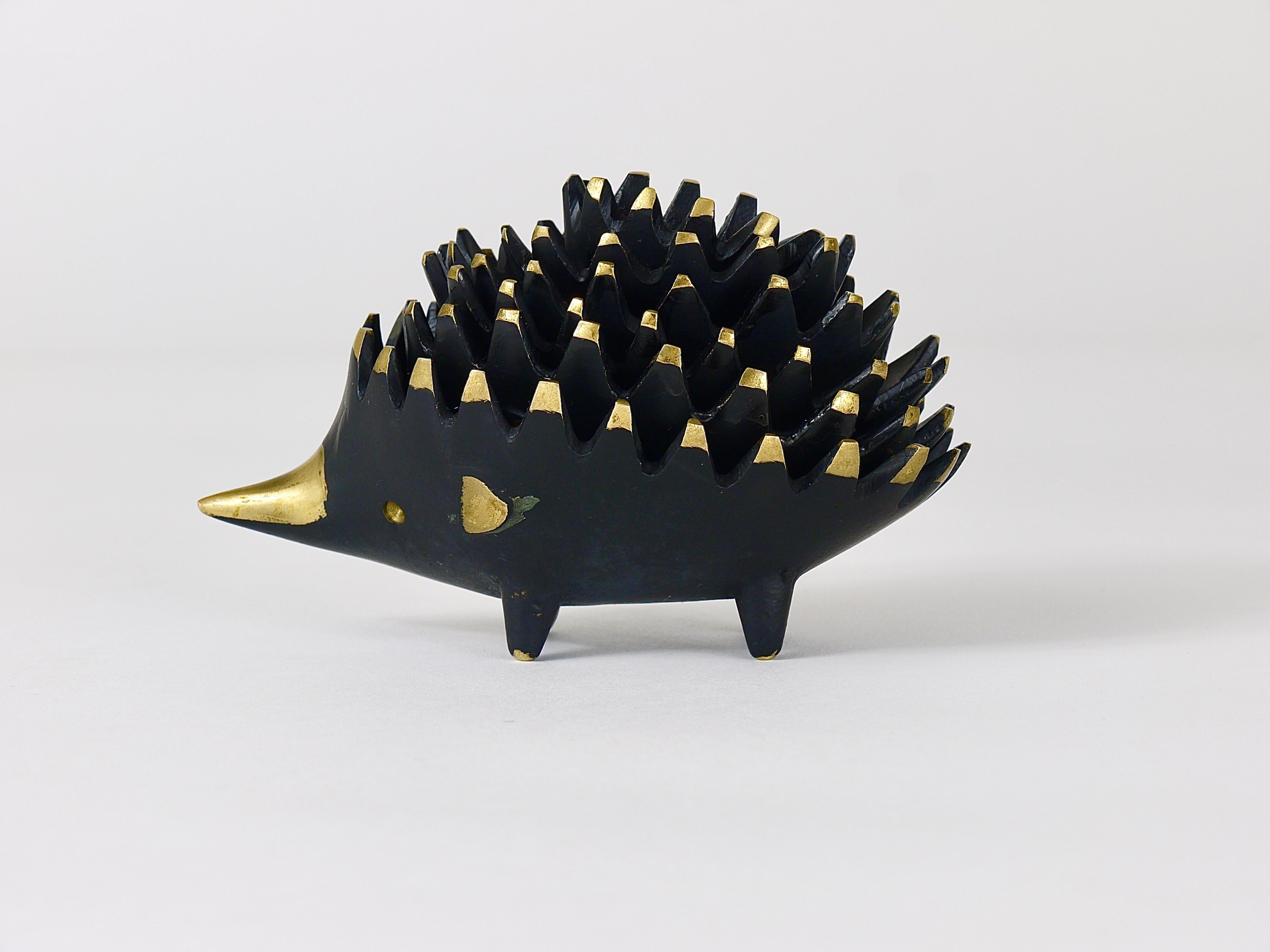 A complete set of six vintage stackable midcentury hedgehog ashtrays. A very humorous design by Walter Bosse, executed by Hertha Baller, Austria in the 1950s. Made of brass, in good condition with nice patina.