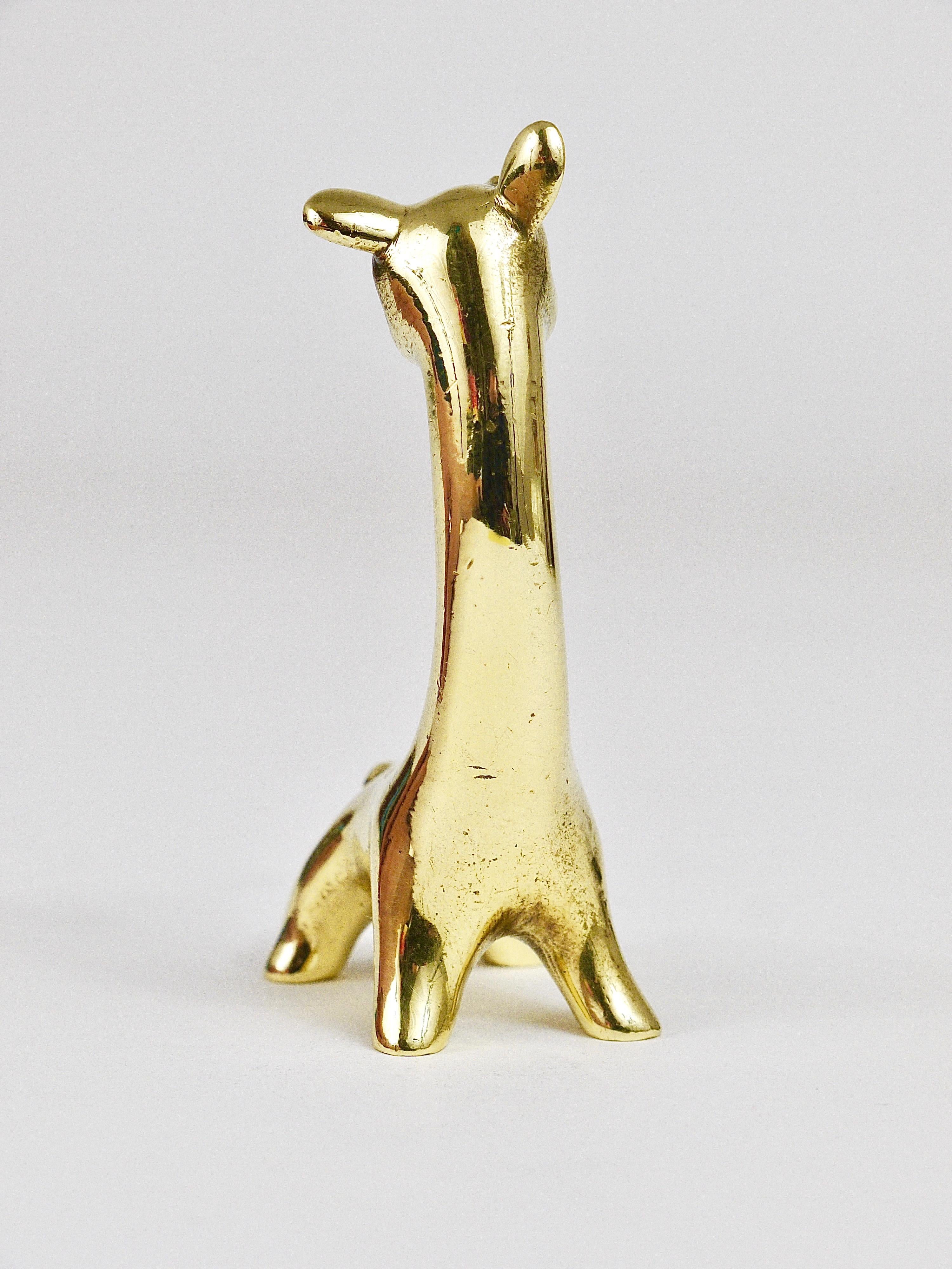 Walter Bosse Midcentury Baby Giraffe Brass Figurine, Herta Baller, Austria In Excellent Condition For Sale In Vienna, AT
