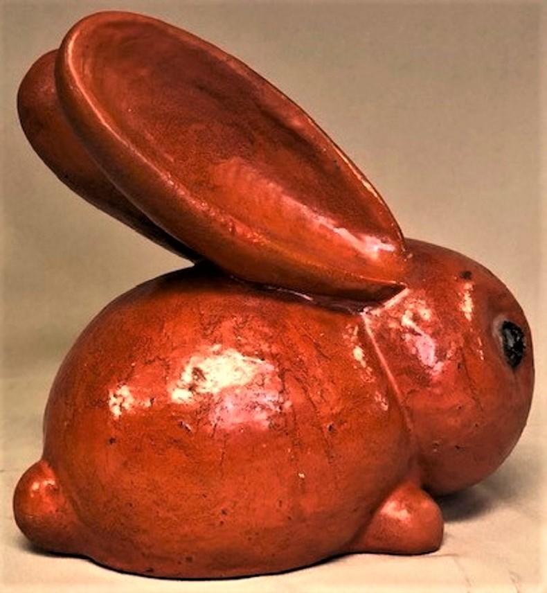 Walter Bosse, orangefarbene Kaninchenskulptur, österreichische Art-déco-Keramikskulptur, ca. 1930 im Zustand „Gut“ in New York, NY