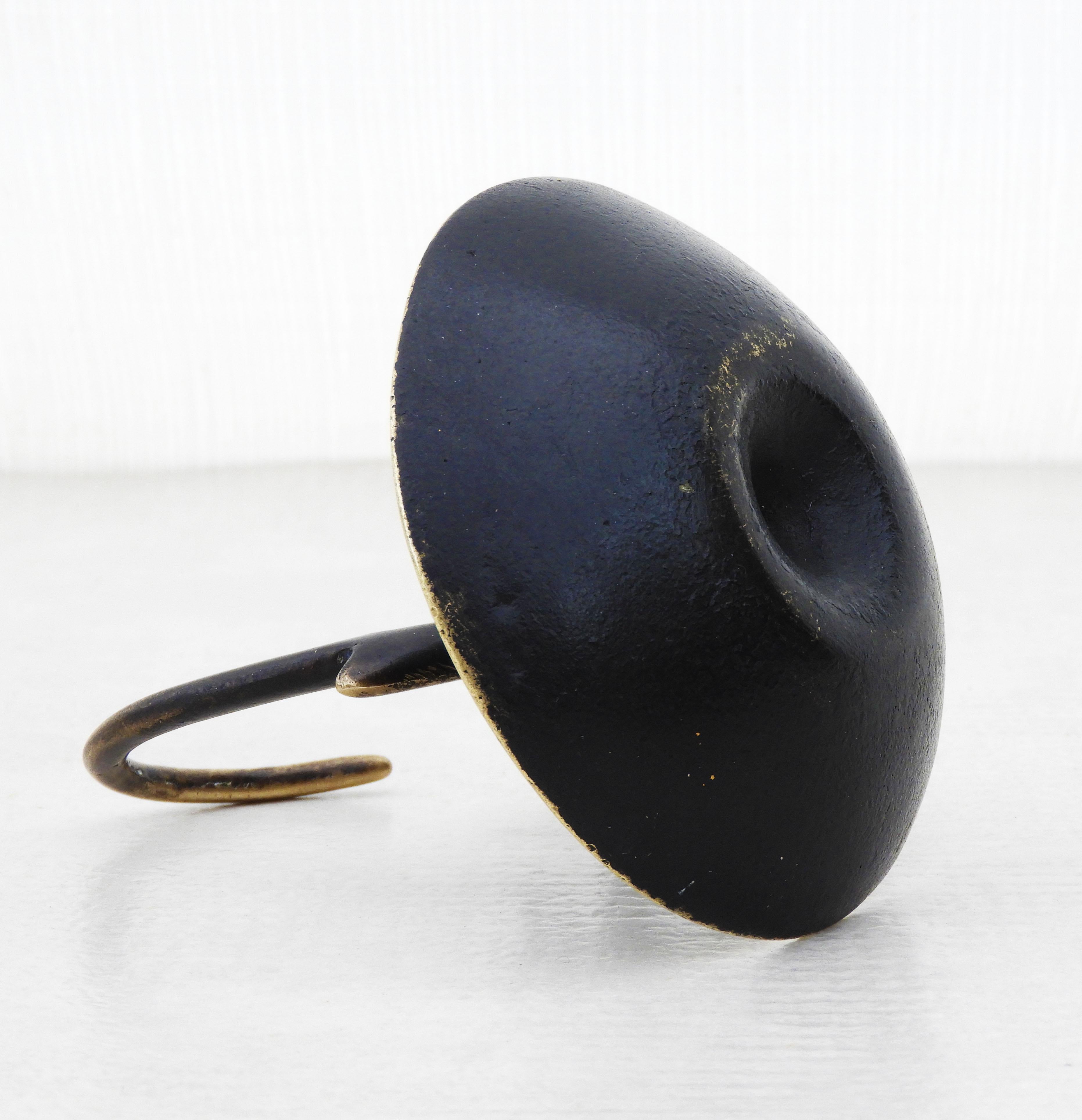 Walter Bosse Hahn Ringfänger/Aschenbecher/Auffangbehälter C1950er Jahre Österreich (Messing) im Angebot