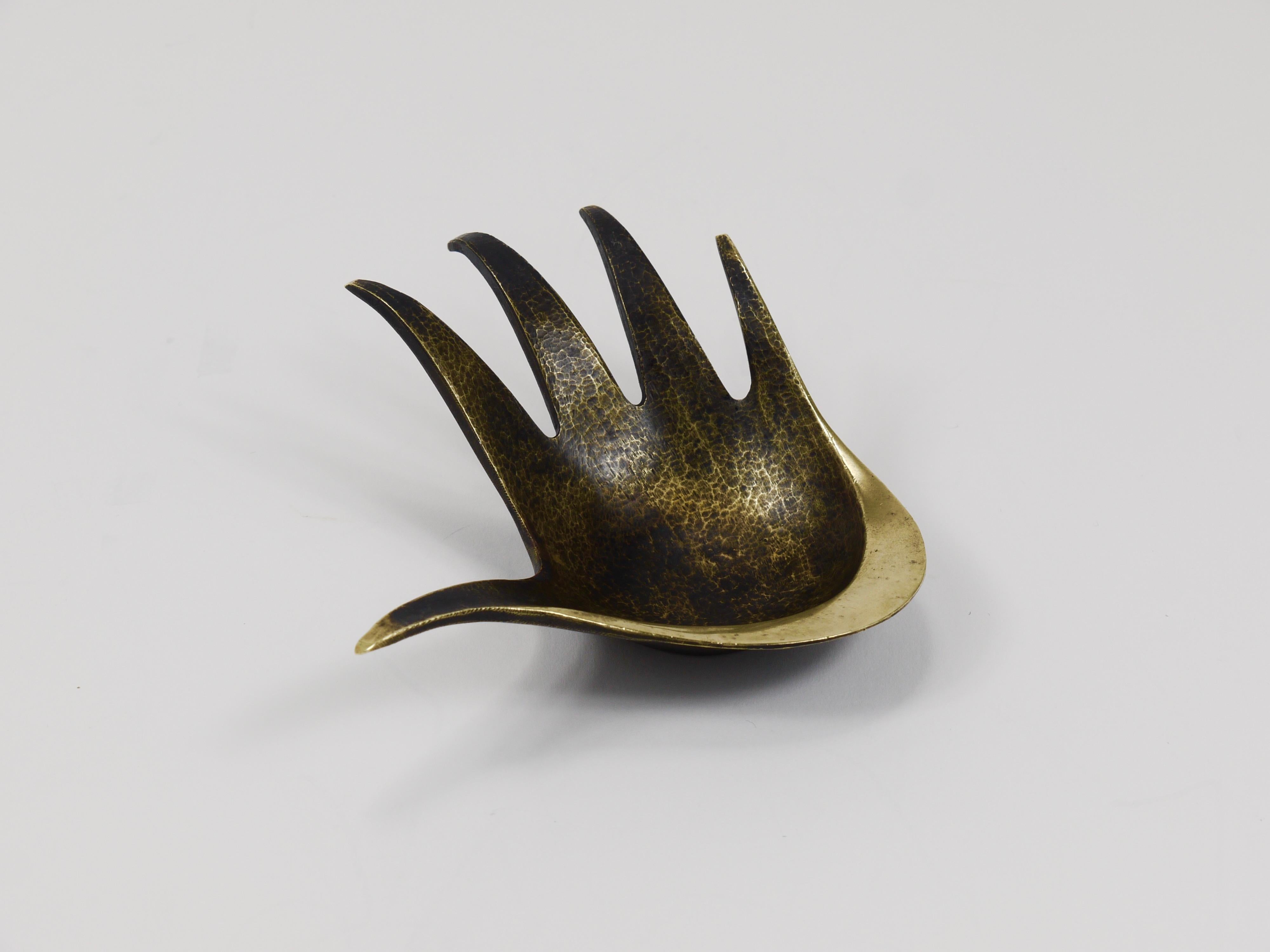Walter Bosse Sculptural Brass Hand Bowl or Ashtray, Herta Baller, Austria, 1950s In Good Condition For Sale In Vienna, AT