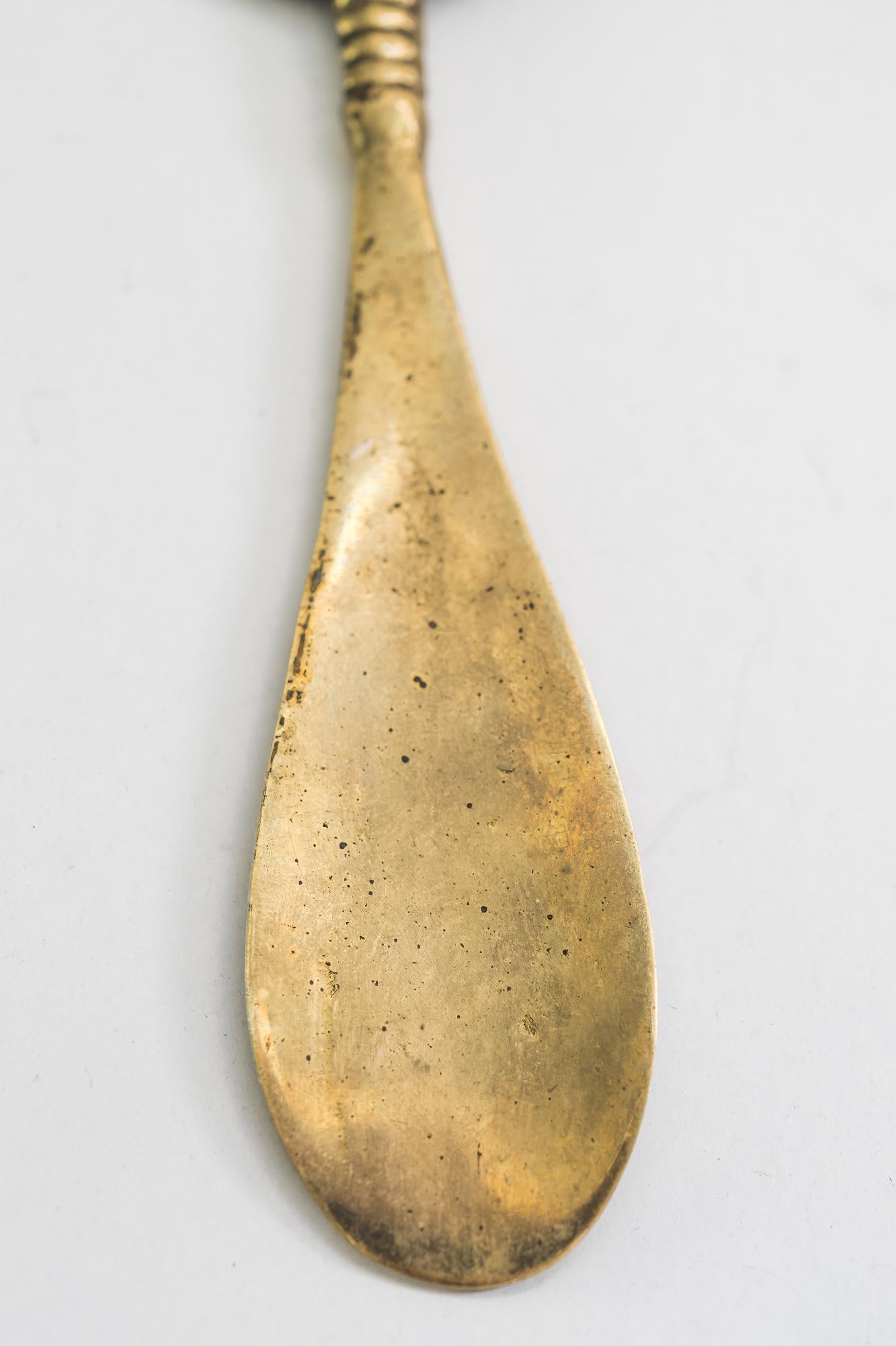 Walter Bosse shoehorn shows a cat, circa 1950s
Original condition.