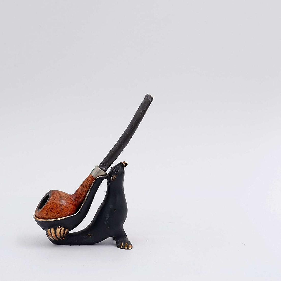 Walter Bosse style Sea lion pipe holder in bronze - 1950s In Good Condition For Sale In Linkebeek, BE