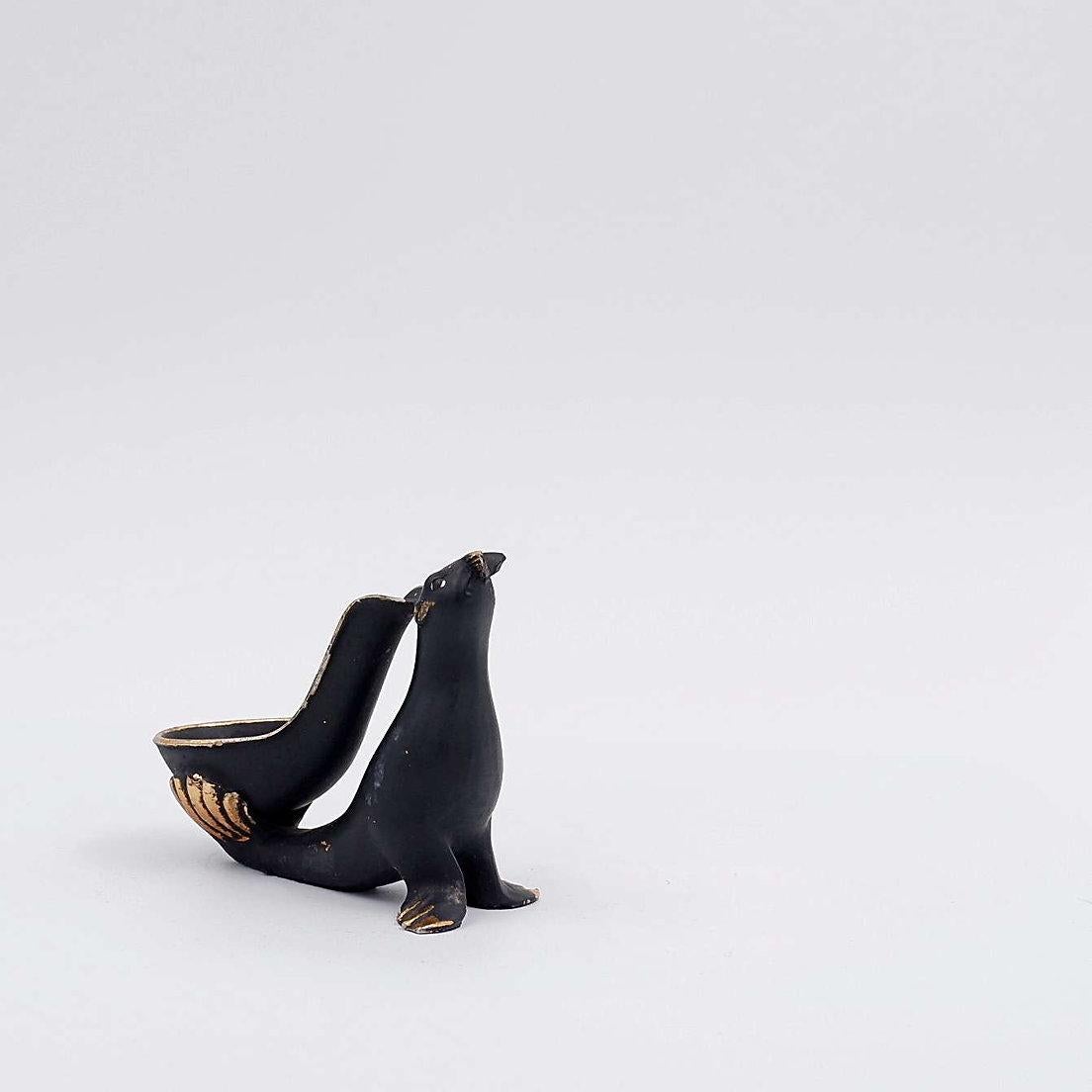 Brass Walter Bosse style Sea lion pipe holder in bronze - 1950s For Sale