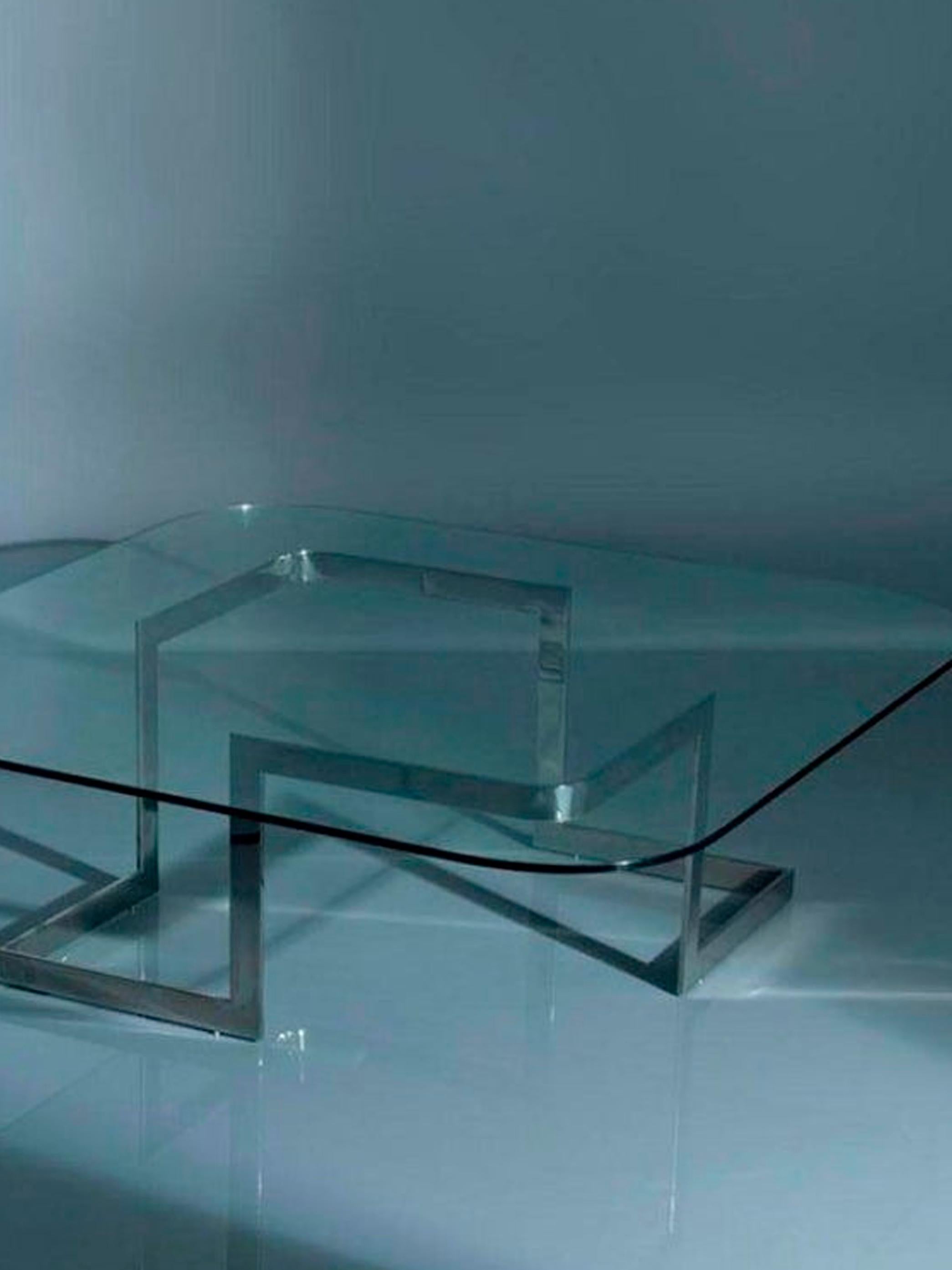 Table basse Walter avec plateau en verre et base en acier inoxydable Neuf - En vente à Beirut, LB