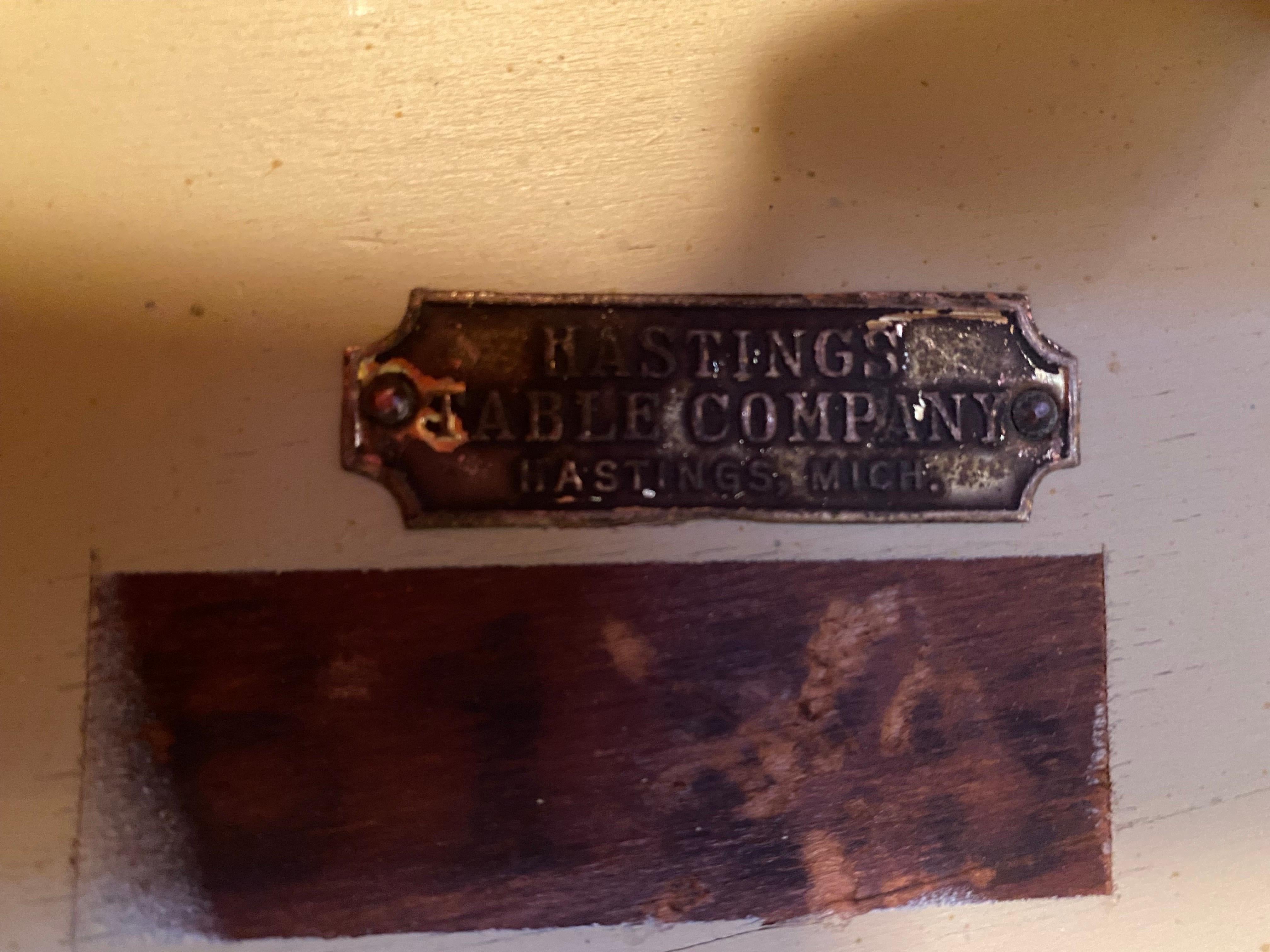 Table basse en bois brûlé Walter Dorwin Teague pour Hastings Furniture en vente 2