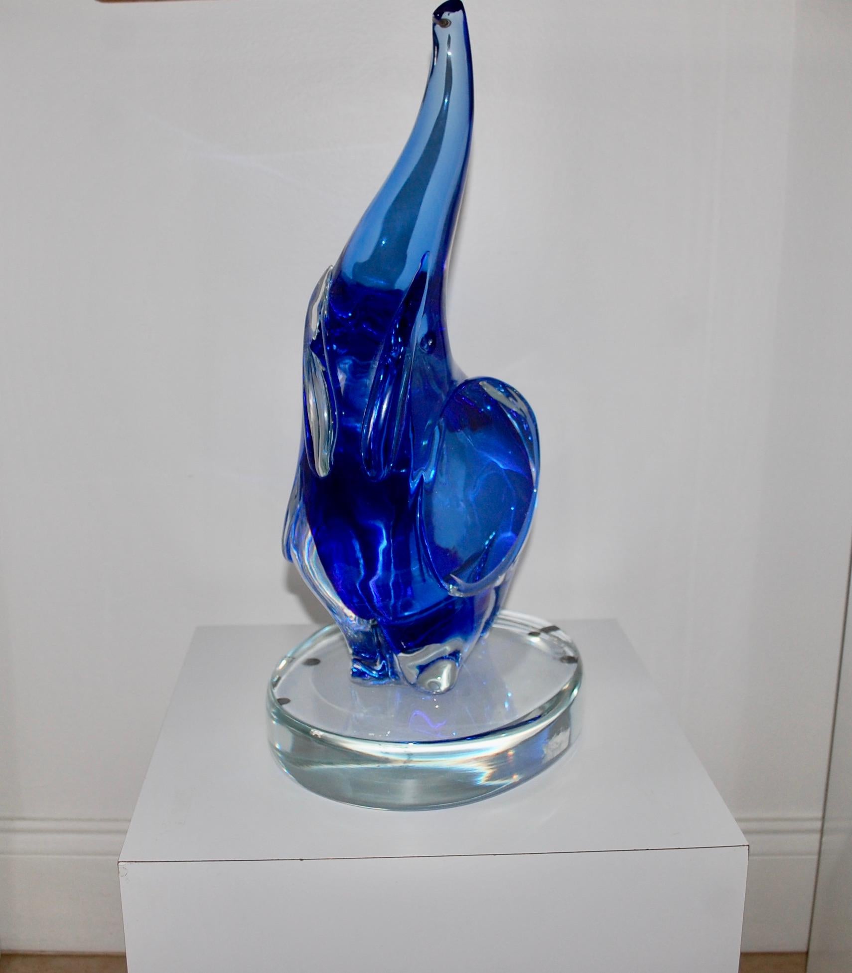Sculpture d'éléphant bleu en verre de Murano en vente 5