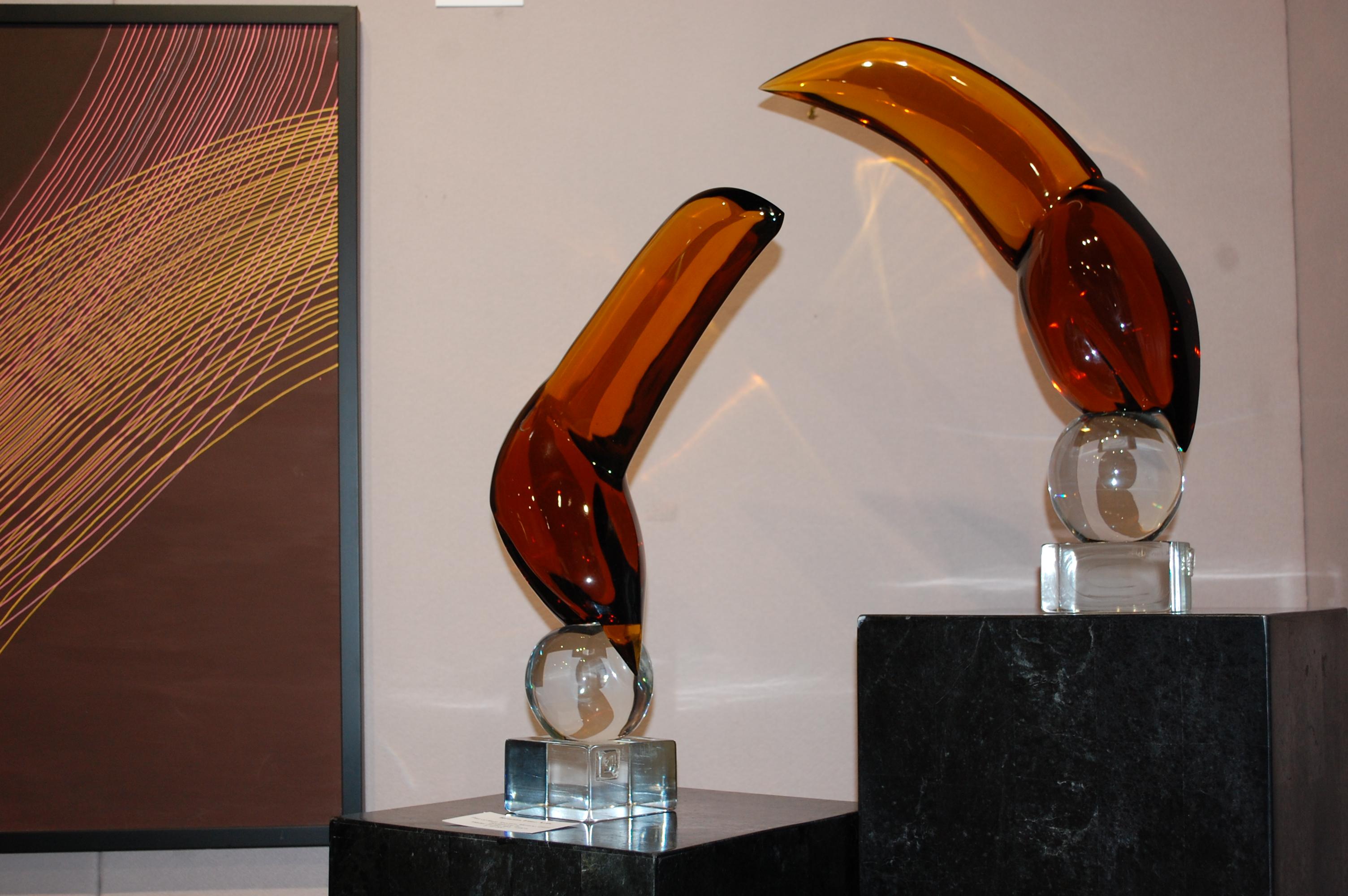 Pair Of Murano Glass Toucans  - Gray Figurative Sculpture by Walter Furlan