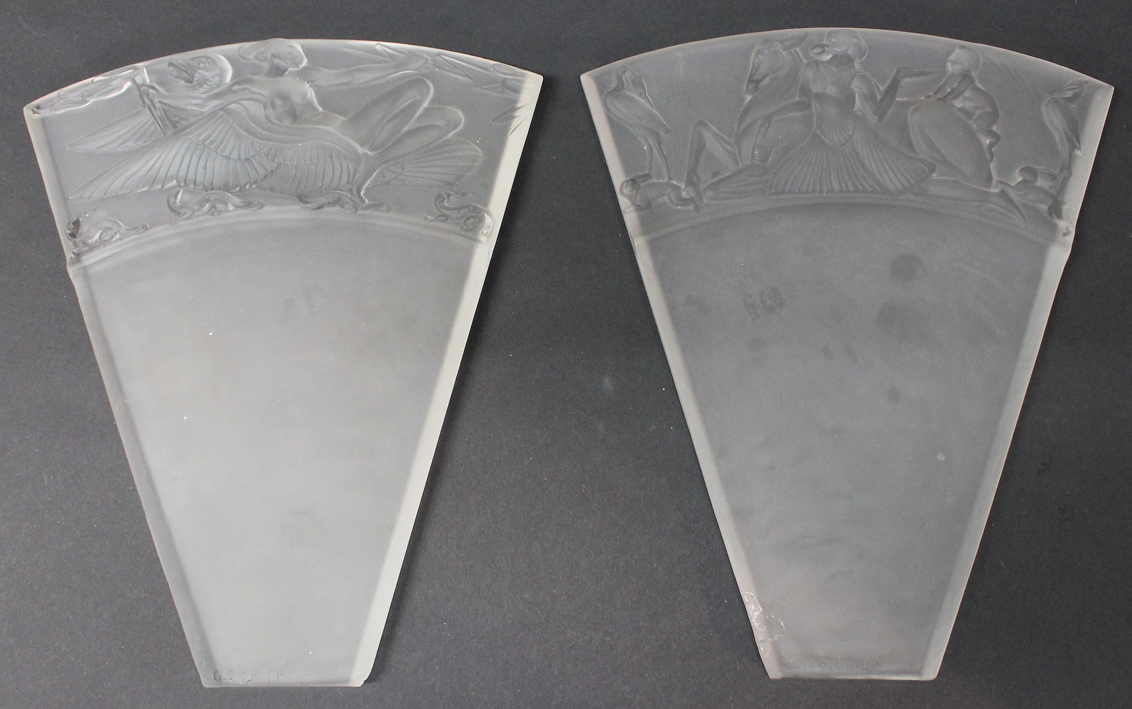 Walter Gilbert e John Walsh Walsh Coppia di lampade da parete in vetro e bronzo in stile Art Déco in vendita 6