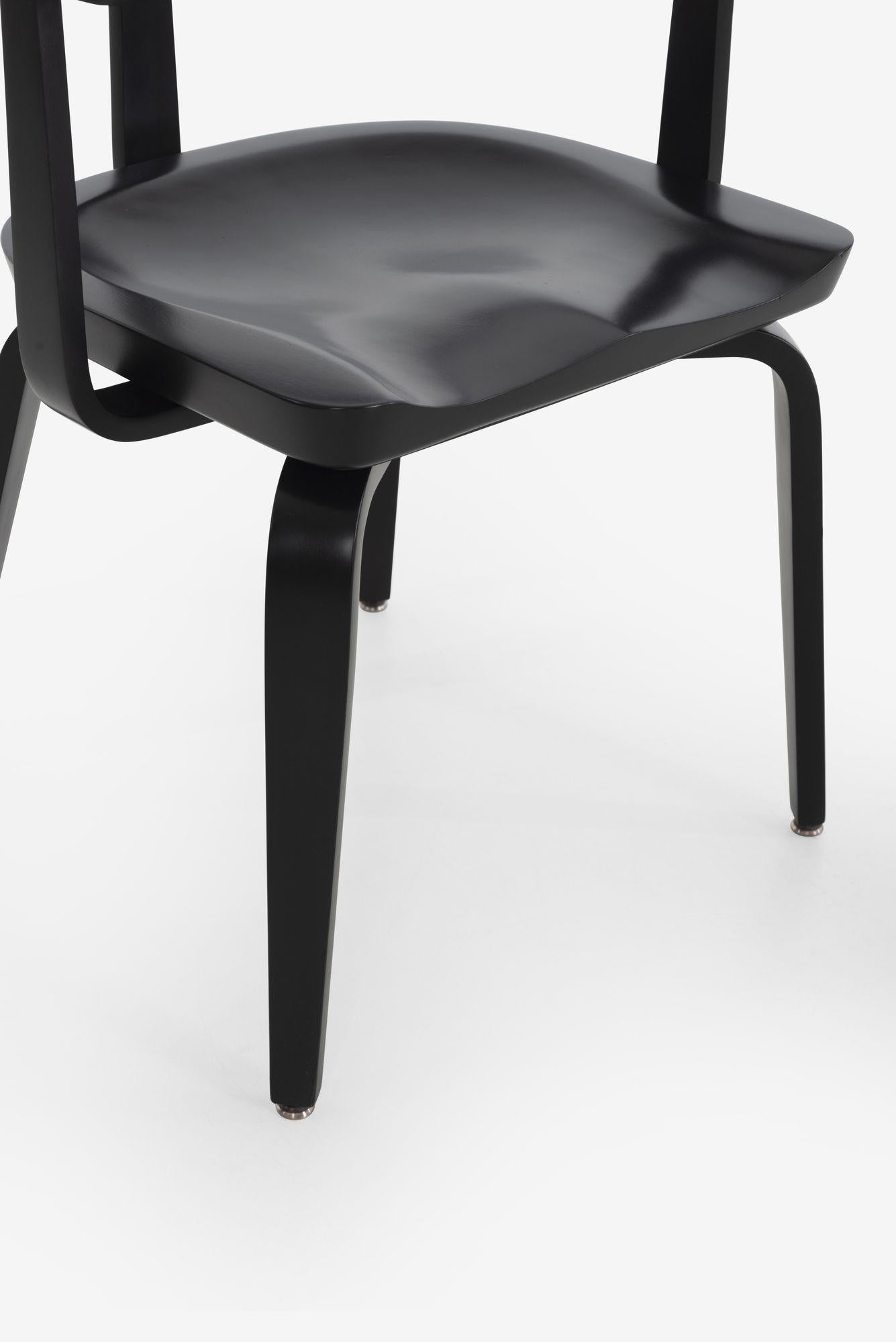 Walter Gropius Poltrone per Thonet Set di otto poltrone in nero 1951 in vendita 3