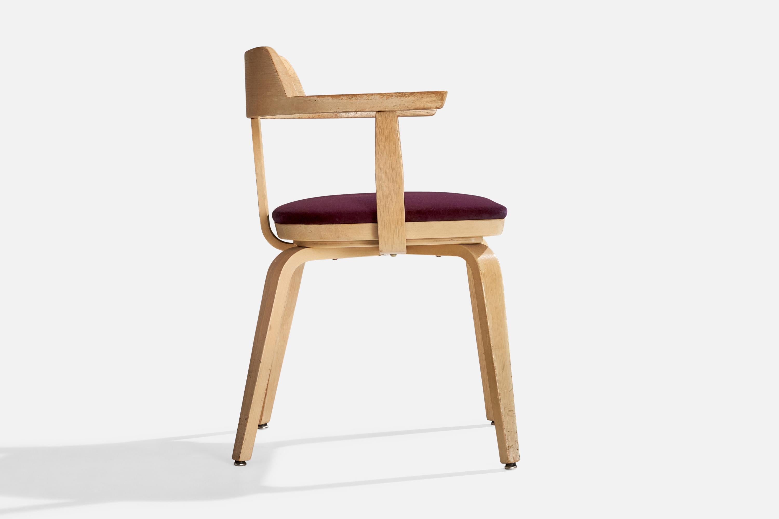 Walter Gropius, Armchairs, Oak, Velvet, USA, 1970s For Sale 6